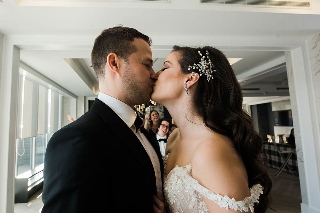 Toronto bride &amp; groom kissing