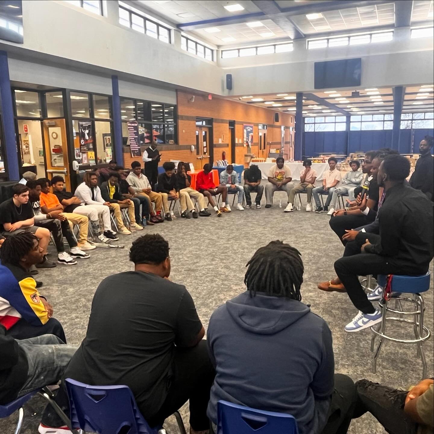 Empowering young kings to thrive beyond high school! 🎓✊ Our 2024 Spring boys2MEN workshop in Oklahoma City was a game-changer. From connecting with college recruiters to hearing real-life stories from college students and trade schools, our young ki