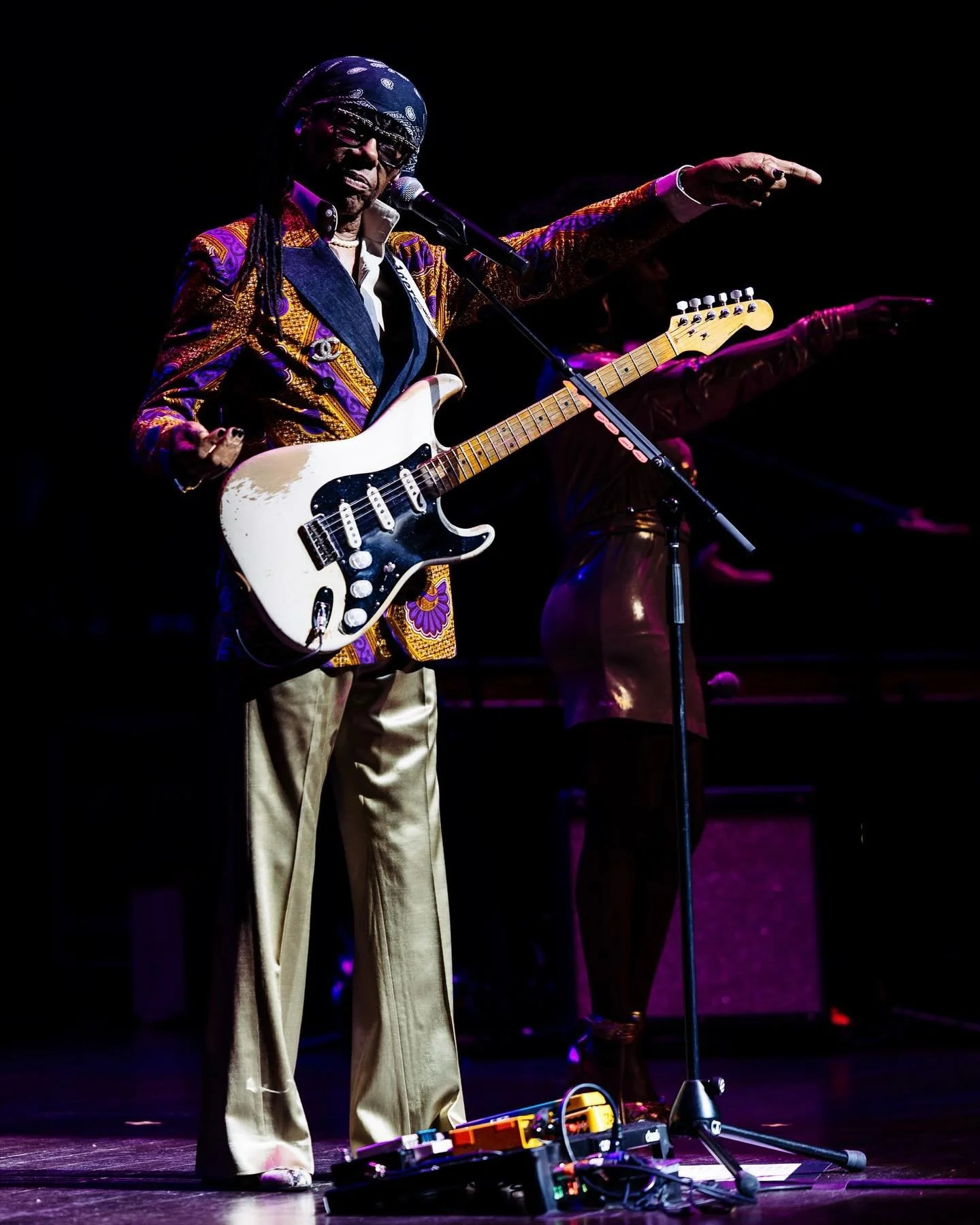 make that two legends in one week.
@nilerodgers brought one of the greatest catalogs of hits you could imagine.
grateful to @tobincentersa for having me out to document such a beautiful evening.
📸 for @tobincentersa 
📸 on @canonusa