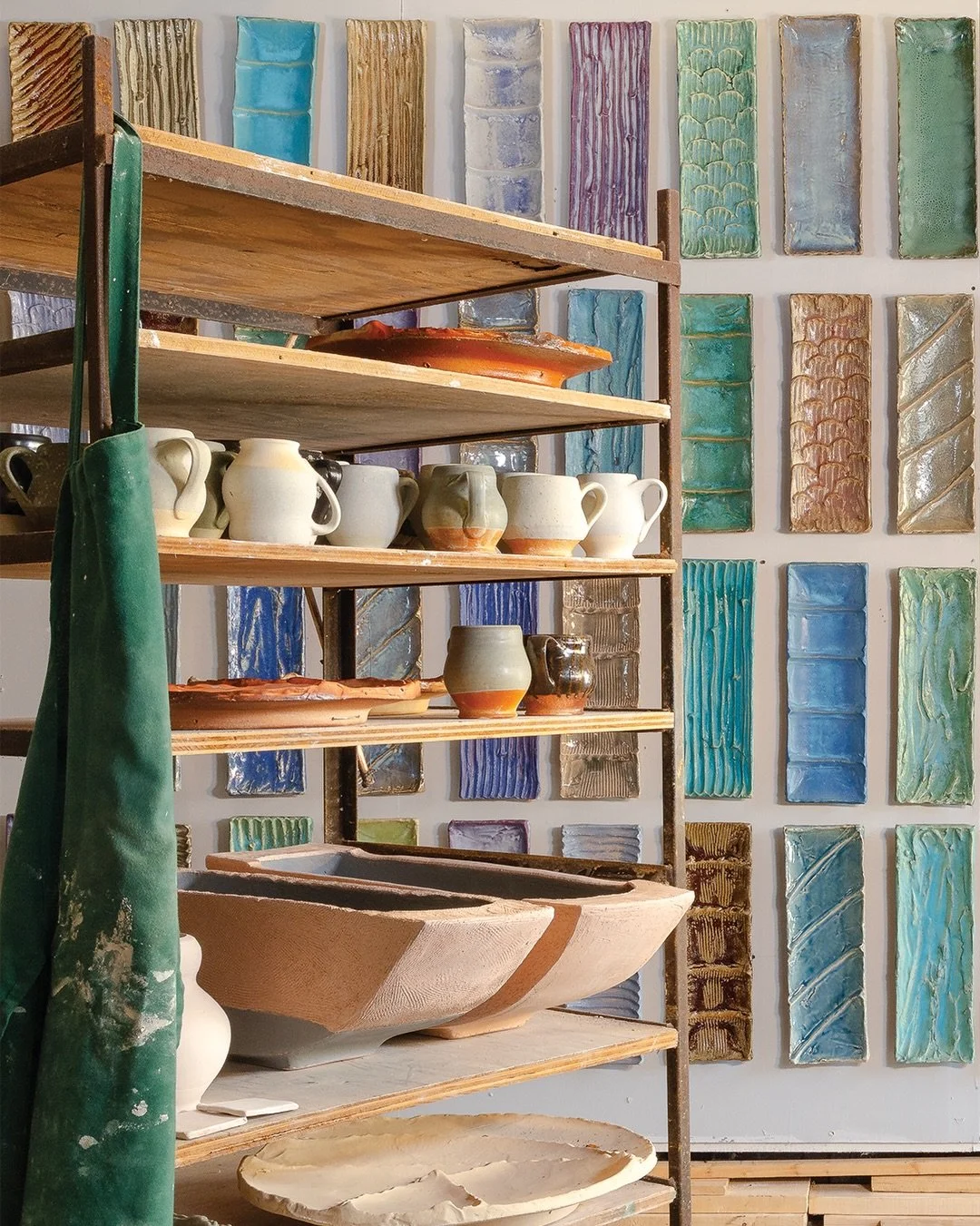 THE platter wall

// Lisa Stinson&rsquo;s studio wall &mdash; featured in aesthete vol 03