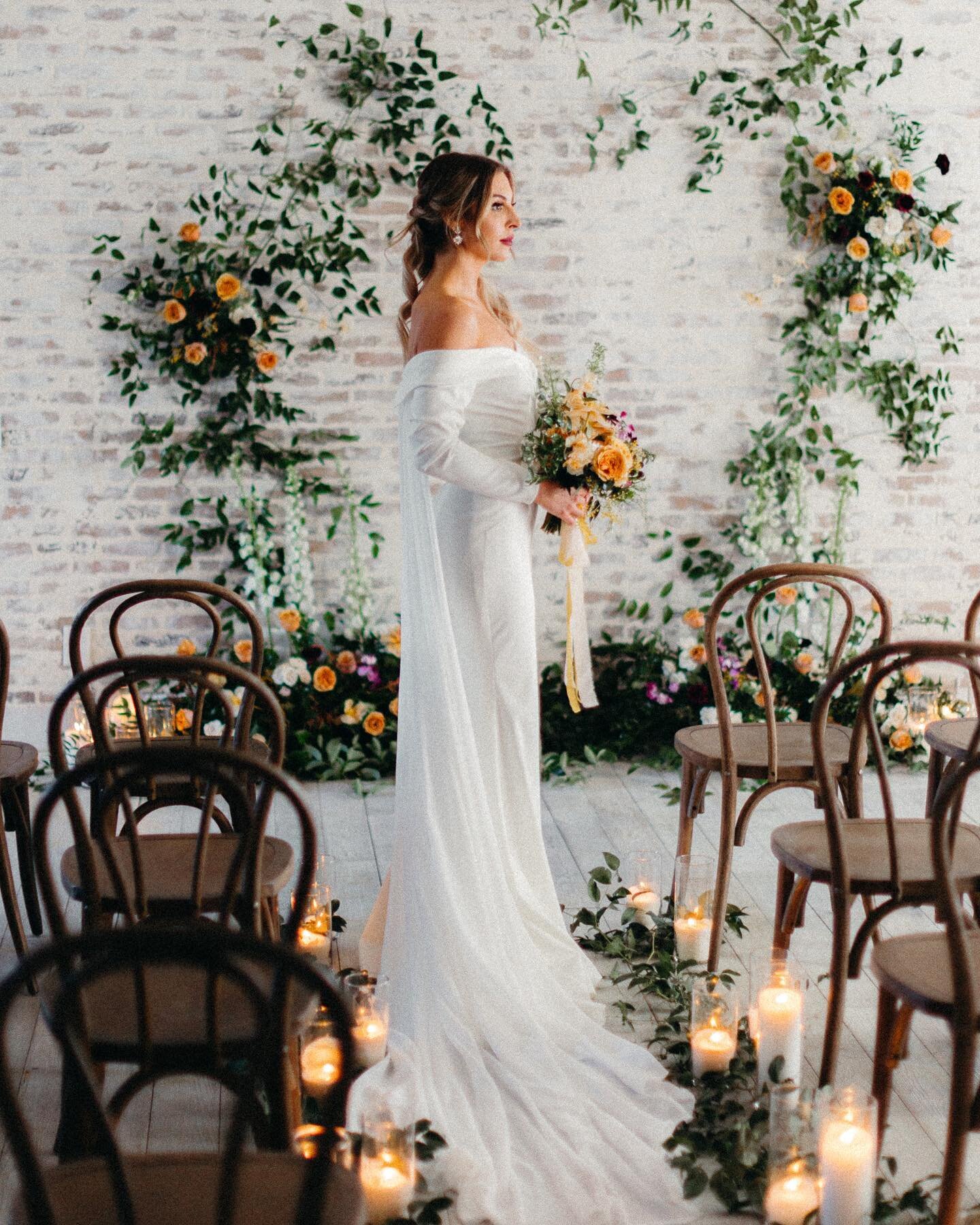 Got the full gallery yesterday for this stunning winter wedding shoot!

We love the way our winter wedding dream team set this simple, elegant beauty of a ceremony! 

Special thanks to @lae.event.floral for her execution, @ivoryandsageevents for drea