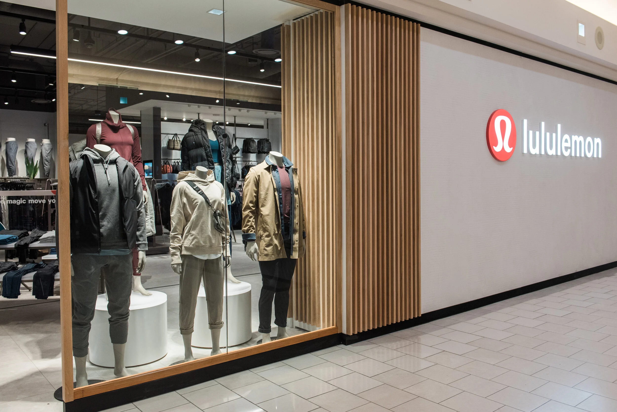 lululemon southgate hours