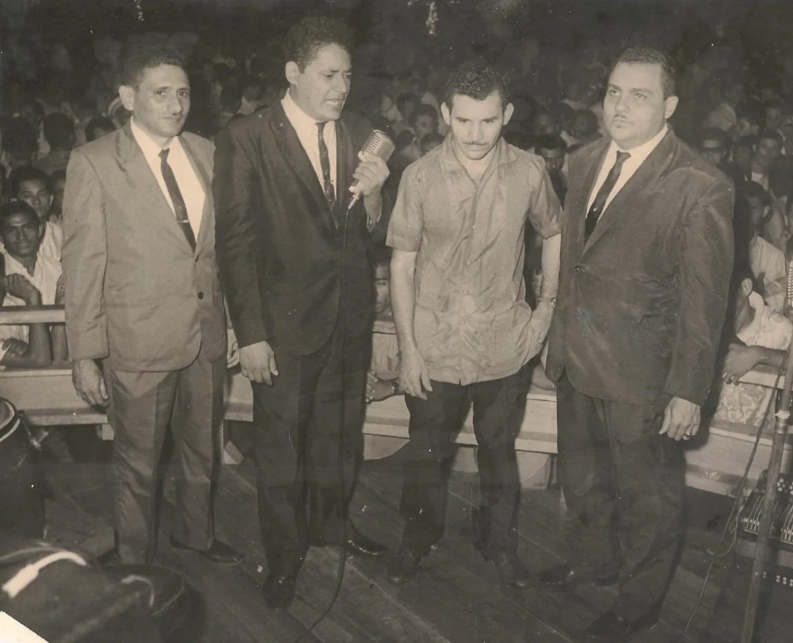 Tony Córdoba con Pedro Vasquez Cosio, Dorindo Cárdenas y Ordoñez en el Jardín Orgullo de Azuero.

Foto cortesía ©Familia Córdoba Moreno