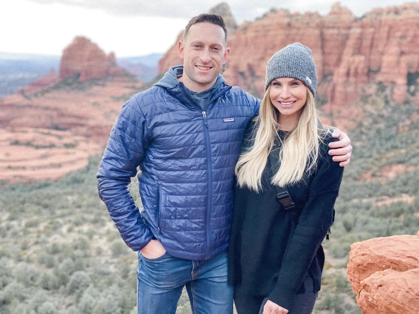 ✨ SPOTLIGHT | SEDONA ✨

our friends @bbbbbrittanyyyy and @asher_jay wanted an adventurous trip to see the majestic Red Rocks and spend some time exploring!

TRIP FAVES...
🌵a hike at Birthing Cave 
🌵dinner with incredible sunset views @mariposa_sedo