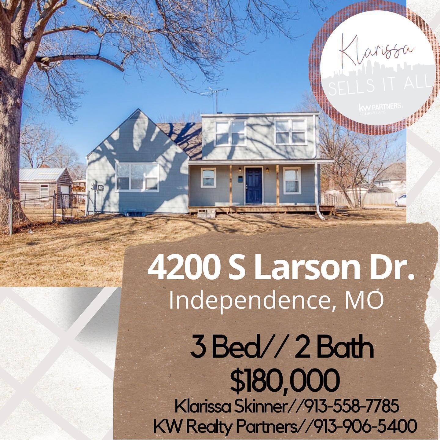 ✨JUST LISTED✨
SO many updates😍 

▫️New kitchen
▫️New windows
▫️New roof
▫️NEW NEW NEW

We all know at this price it won&rsquo;t last long! Let&rsquo;s go look! 🏡 

 #kansascity #leessummit #realestate #KellerWilliams #klarissasellsitall #johnsoncou