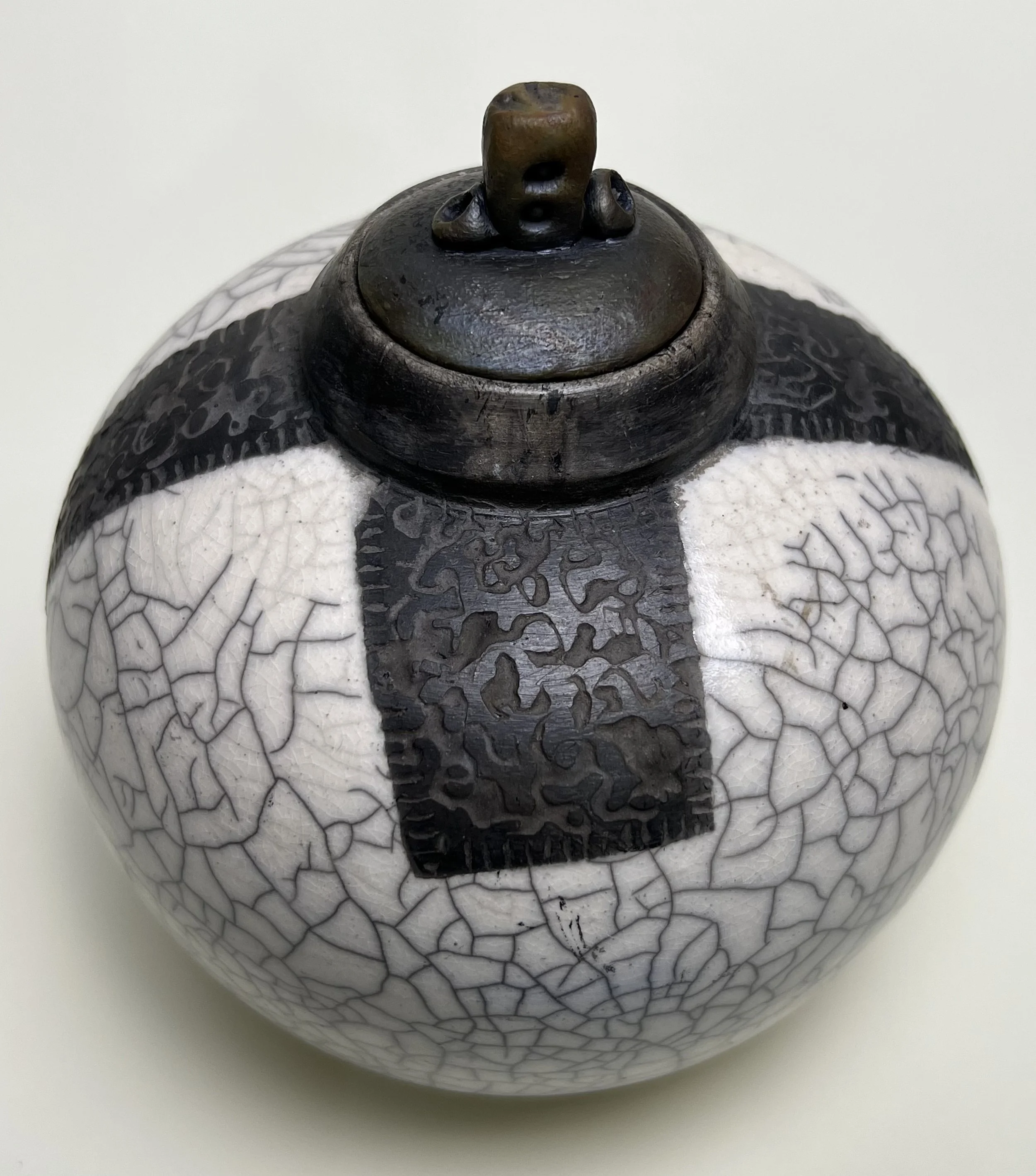 White Crackle 135