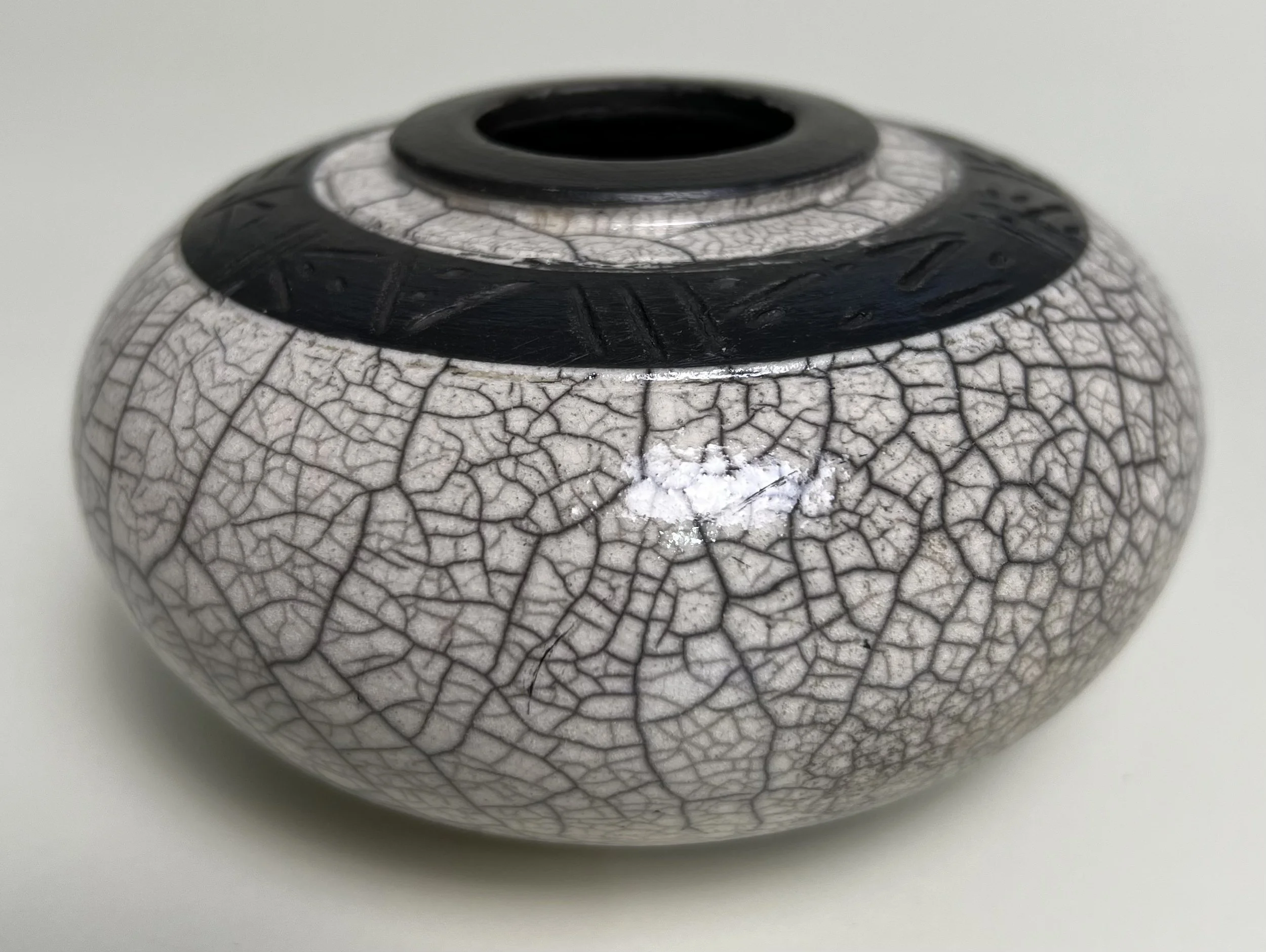 White Crackle 140