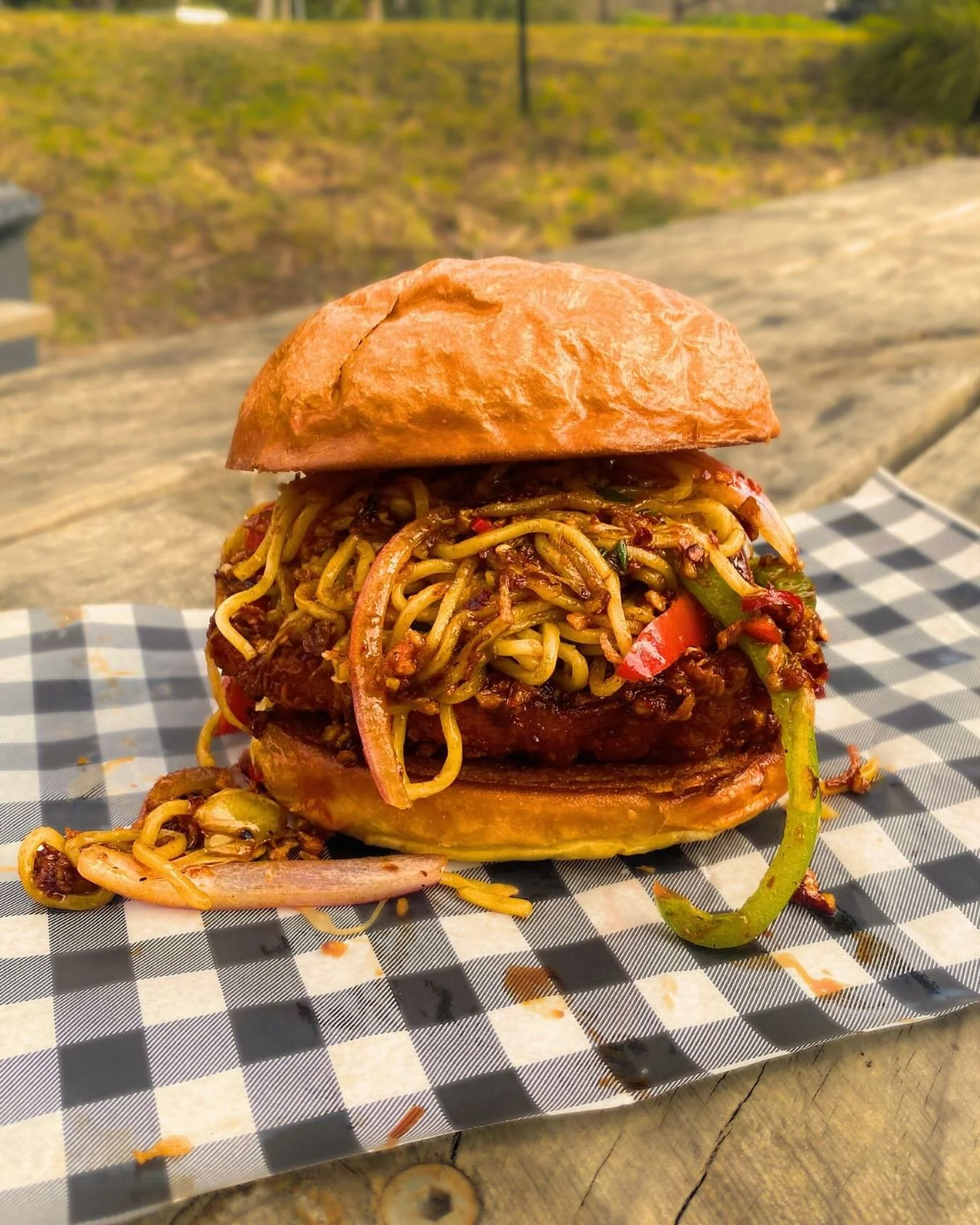 🌶️🍔HIGH IMPACT NOODITY🍔🌶️

Yeh we putting noodles on burgers round here. We have done it before and we will most likely do it again for all you carb lovers! This ones for the haters, the lovers and all you burger freaks inbetween! Bringing that z