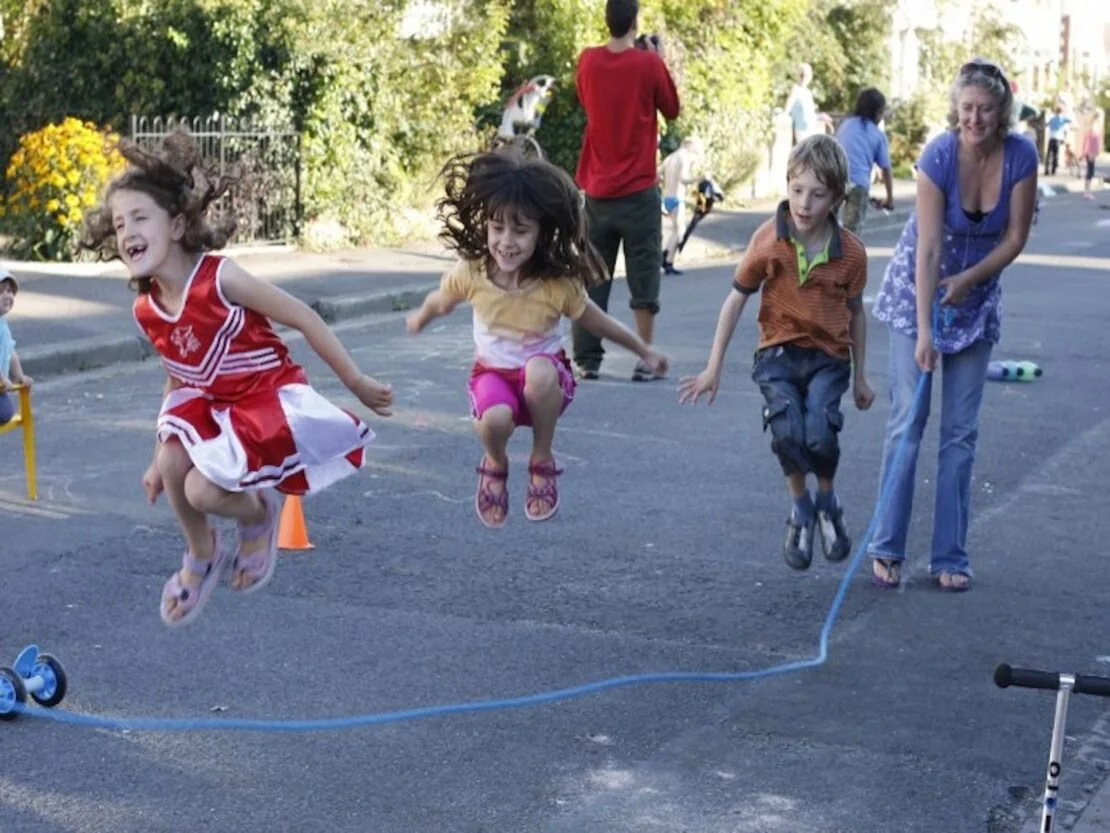 Skipping-Group-780x519-1110x833.jpg