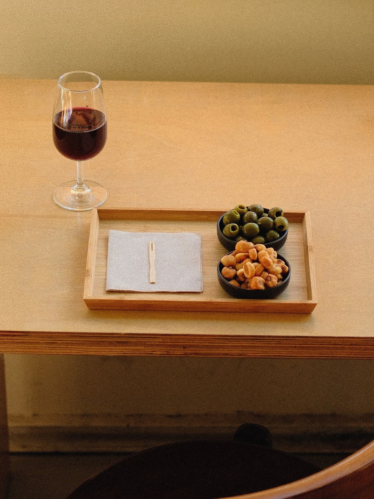 Happy Hour until 6, we saved you a spot. 

Copal filled air &amp; natural rhythms. Come ease into the weekend with us. 

Ages 21+
&mdash;
#omomercado
A Neighborhood Natural Wine Bar + Market