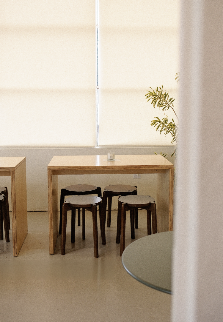 Side Room Table 02