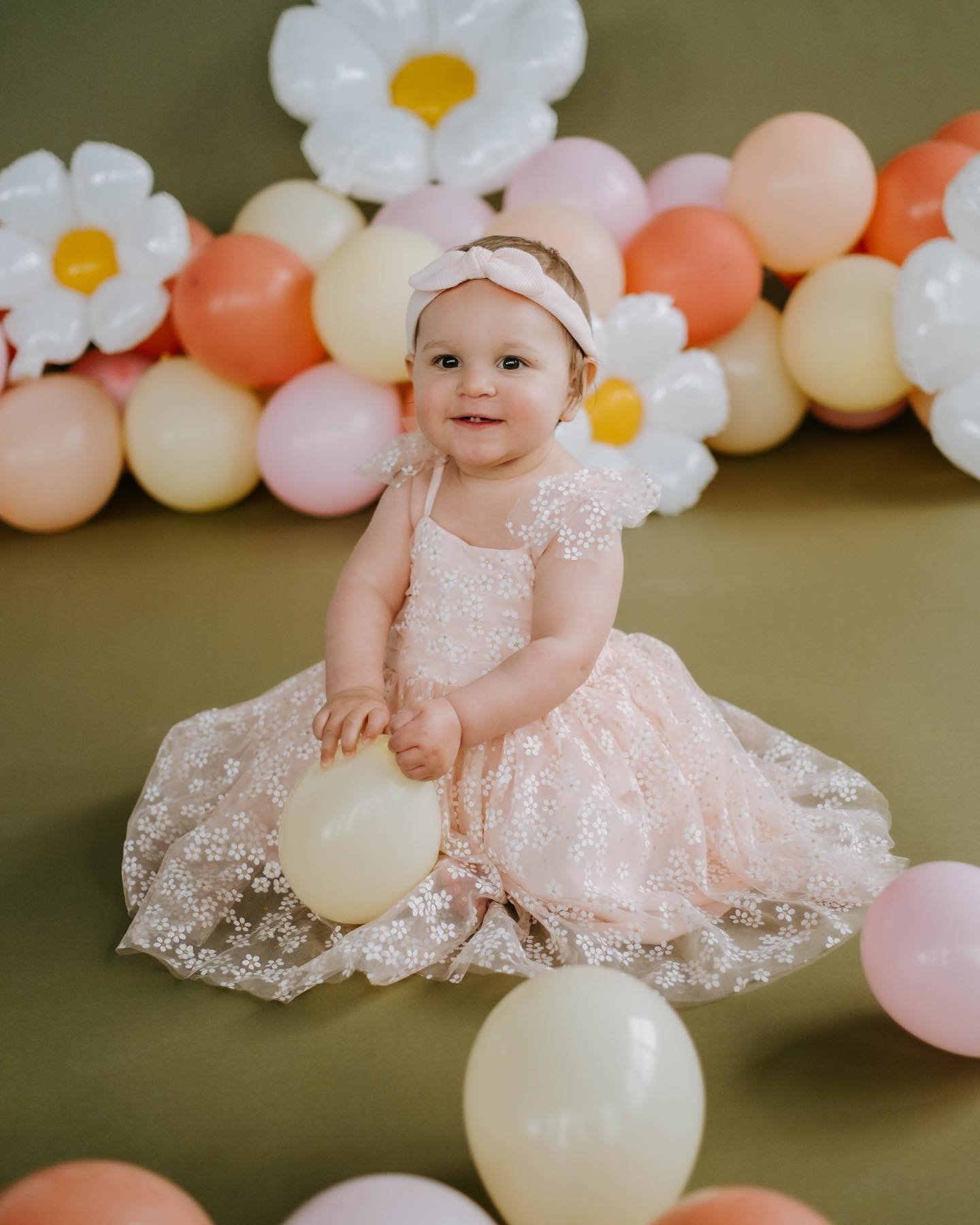 Swipe to the end to see just how hard this sweet pea celebrated her first birthday 🎂