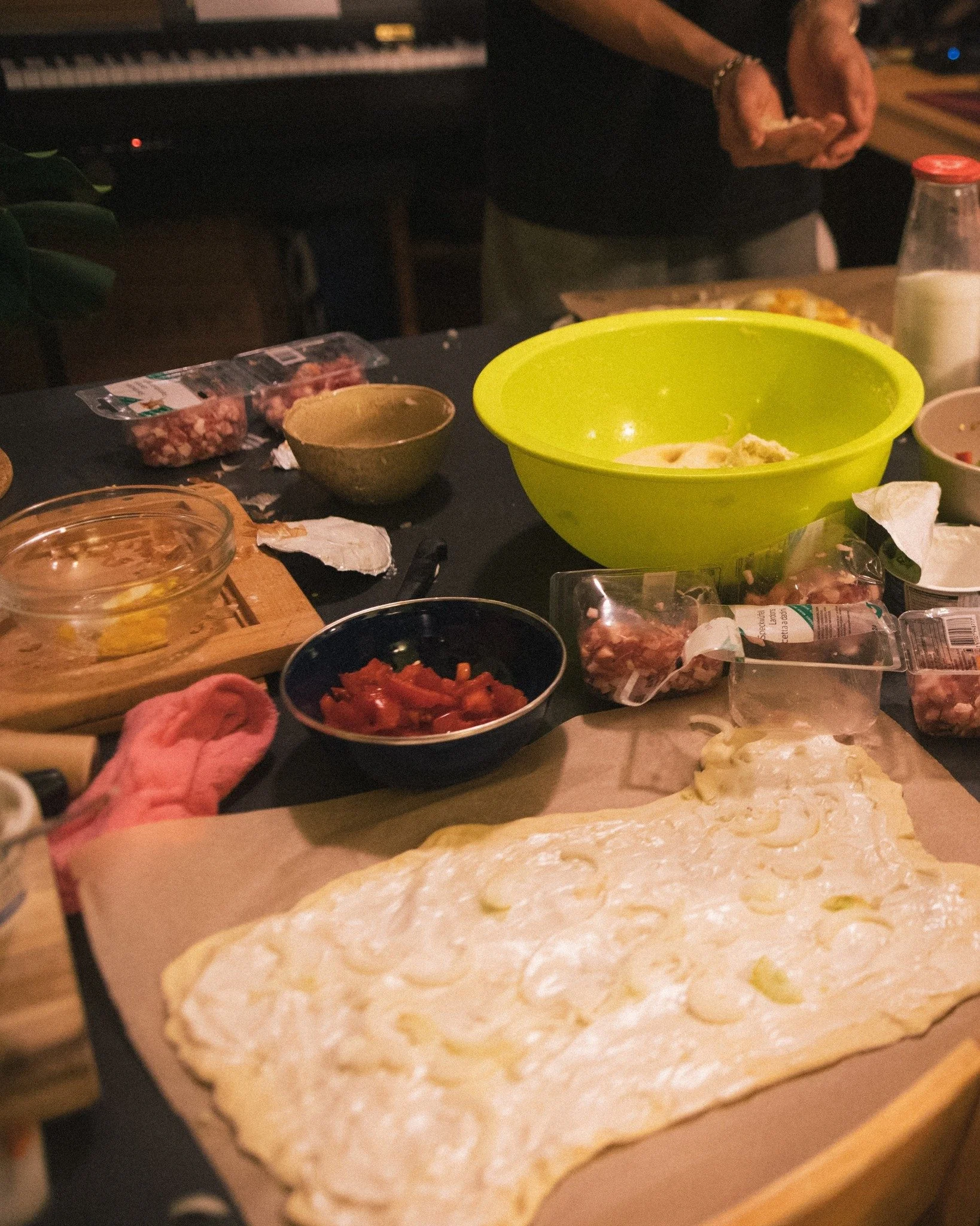 🍲 Family Evening

These photos show moments from a recent Family Evening of the Osthaus family, where the family baked and shared pizza together that evening. 🏠🍕

Each Wednesday evening, we gather in our families for Family Evening.

Together we c