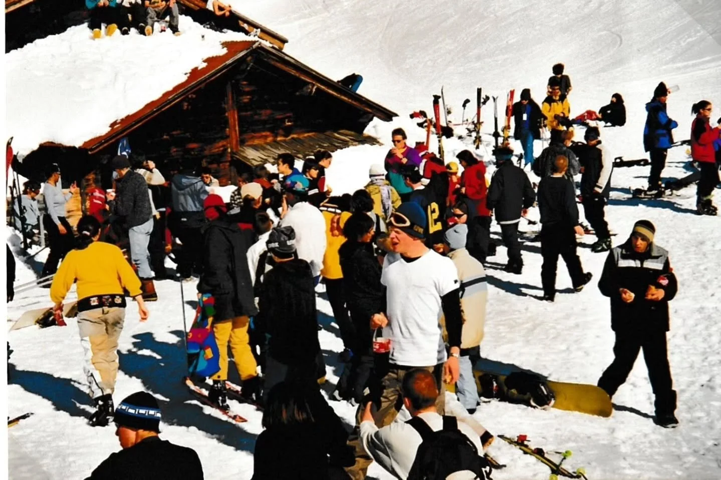 Throwback Thursday ⛷️✨📸

This week was Ski Fest. Before we share this year&rsquo;s moments, here&rsquo;s a jump back to Ski Fest 2000 🔙

A lot of faces in here 👁️ Maybe you&rsquo;ll spot a few you know 😊

Photo credits: Ester H&uuml;rlimann (stud