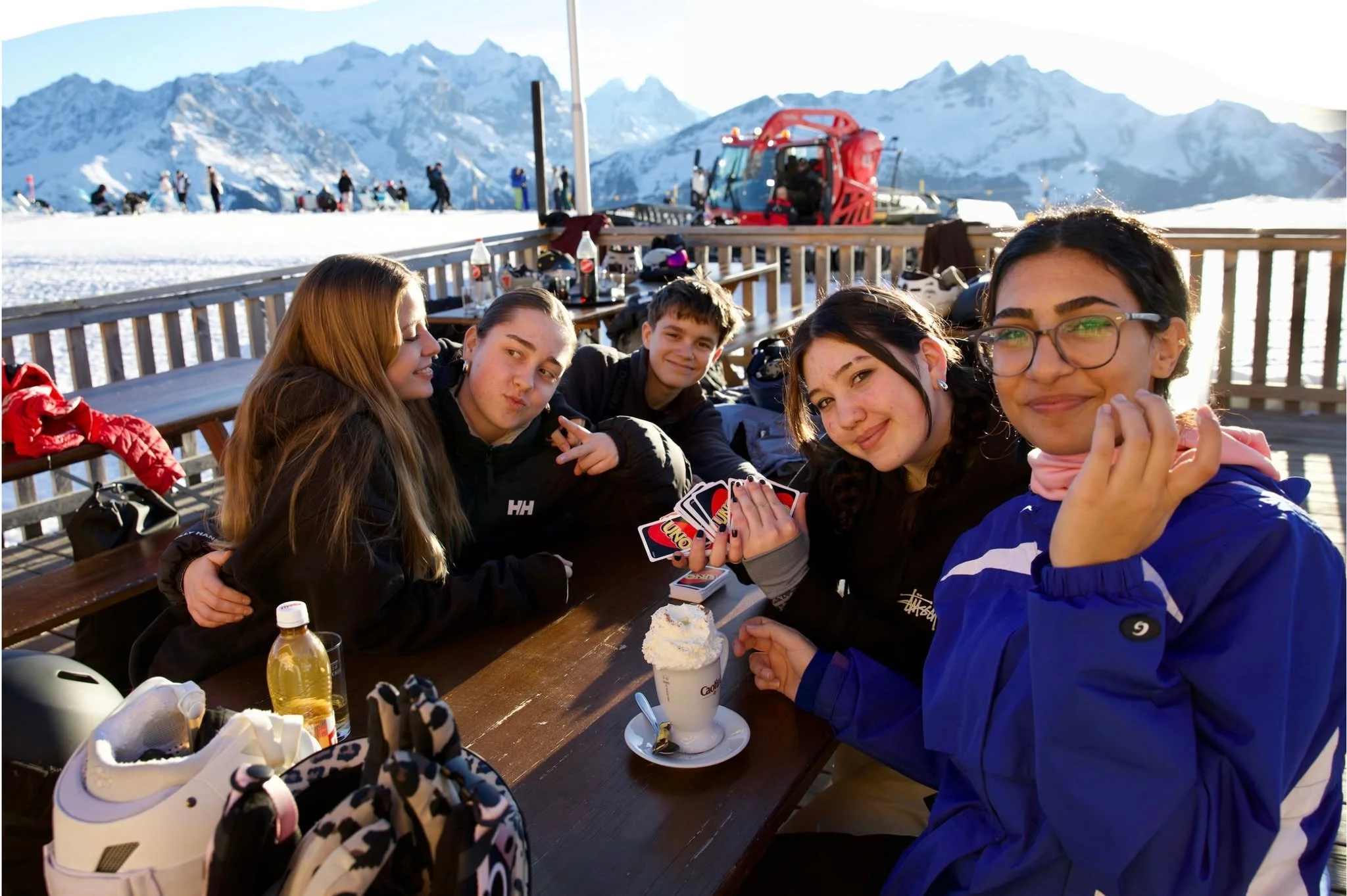Okay, doch noch ein Schneepost. ❄️

Die Fackelabfahrt aus dem Wintertrimester k&ouml;nnen wir euch nat&uuml;rlich nicht vorenthalten. 🔥

Seid ihr auch schon mal im Dunkeln mit nur einer kleinen Lichtquelle Ski gefahren oder gesnowboardet?

&middot; 