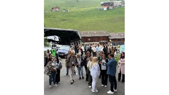 Recently, we had the honour of welcoming a delegation of Ukrainian educators to the Ecole for the second time, as part of an educational internship program in Switzerland.

During their visit, they explored our campus, learned more about our reformp&