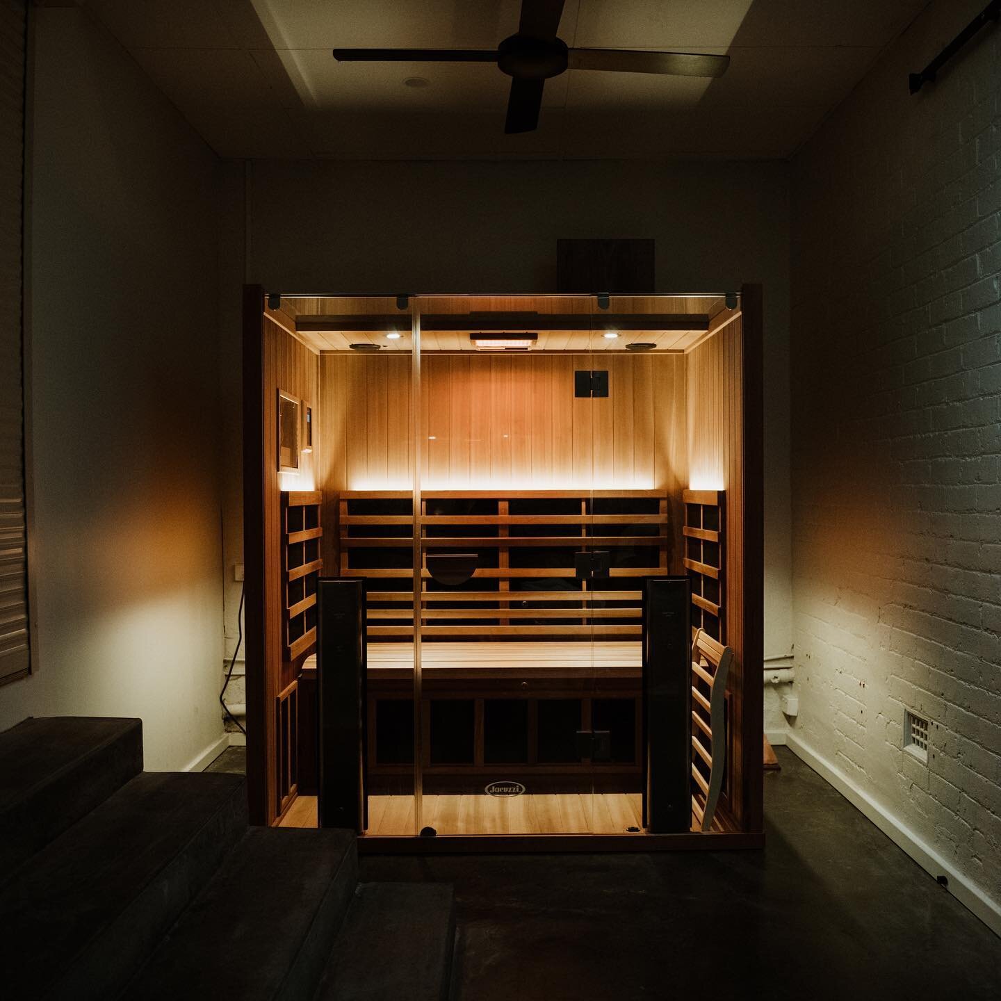 Infrared sauna bookings available at #cntrespace

Despite the heat currently in Perth, the sauna actually makes you feel good, rested and fresh.