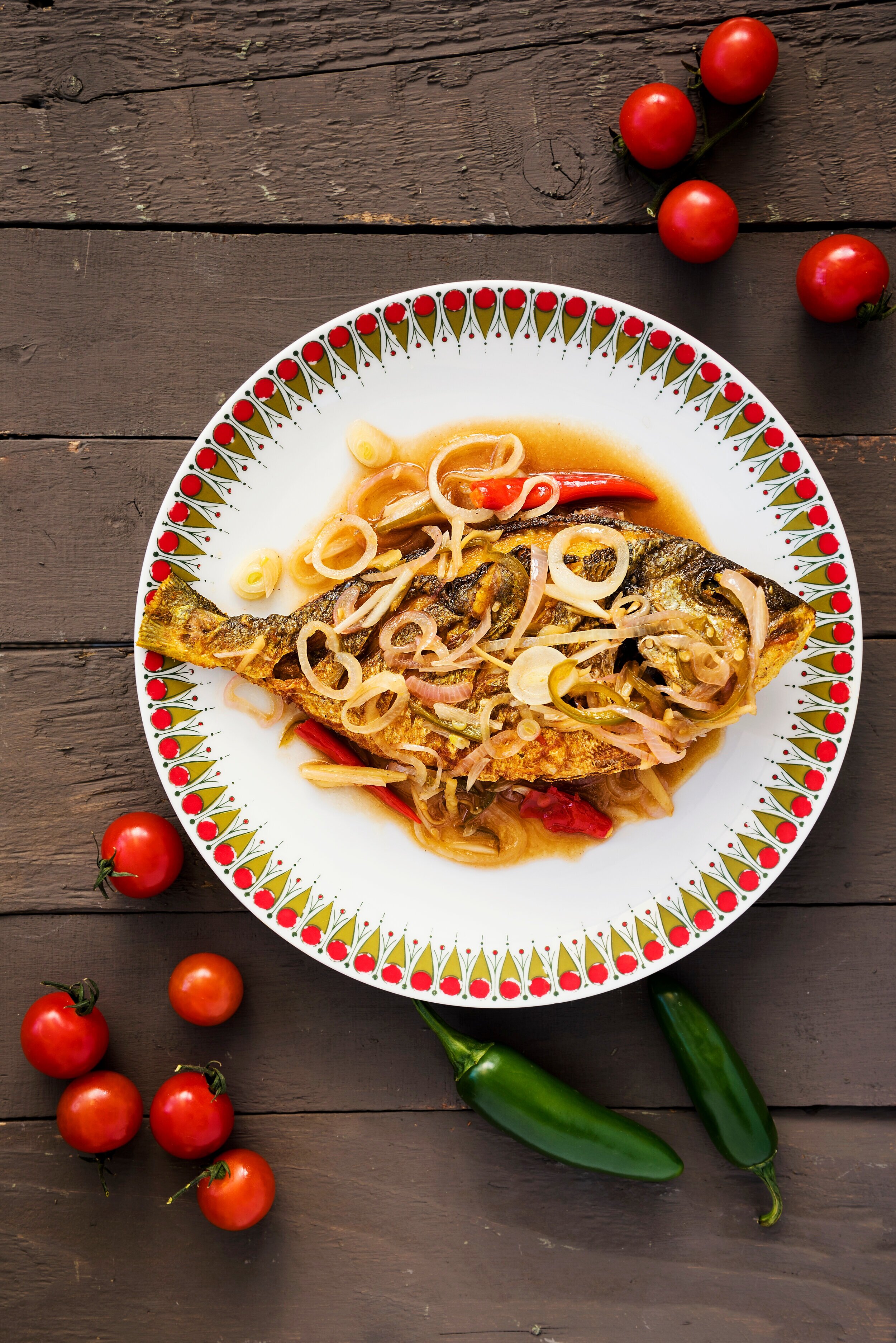 Fish+in+tamarind+sauce+-+ikan+masak+asam.jpg