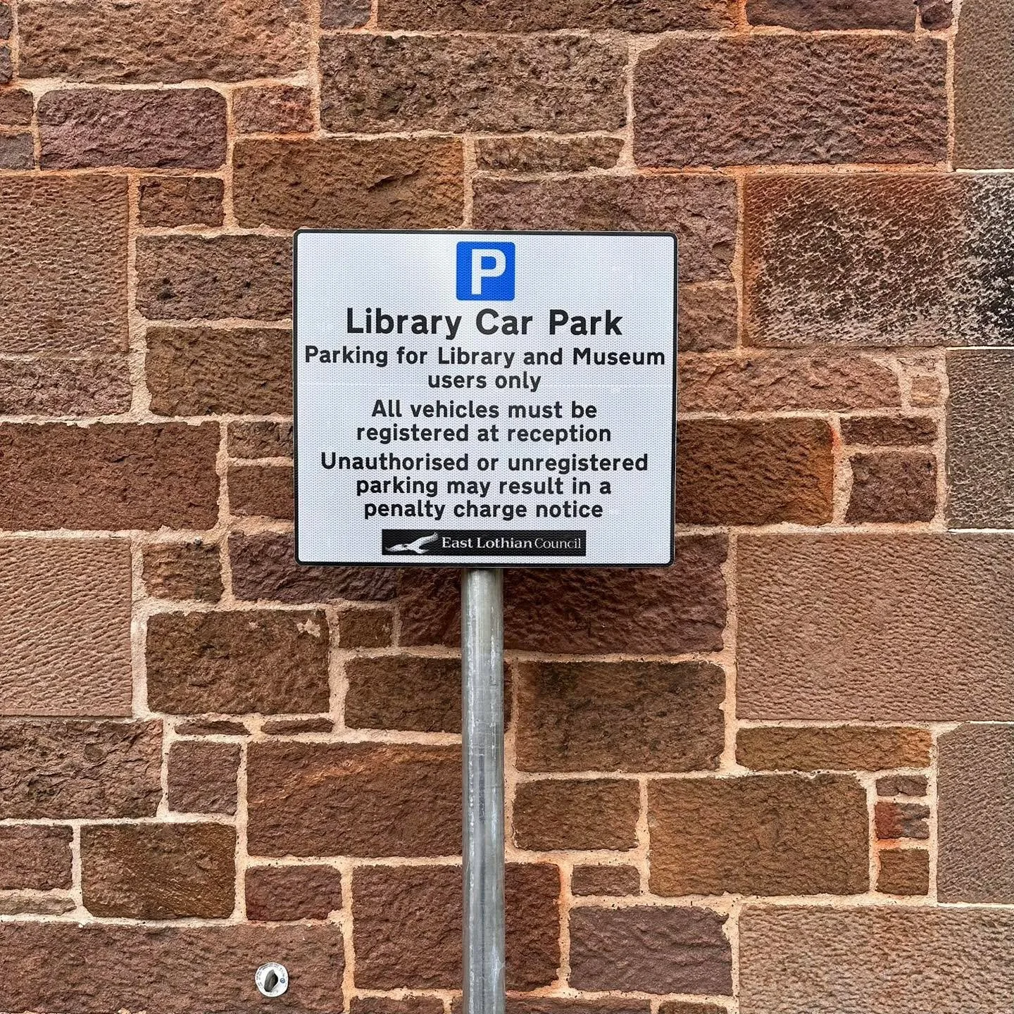 There are new parking rules and restrictions in North Berwick. To qualify for 2 hours free parking in the car park that we share with North Berwick Library, please enter your car registration number in the tablet at the building entrance. Please note