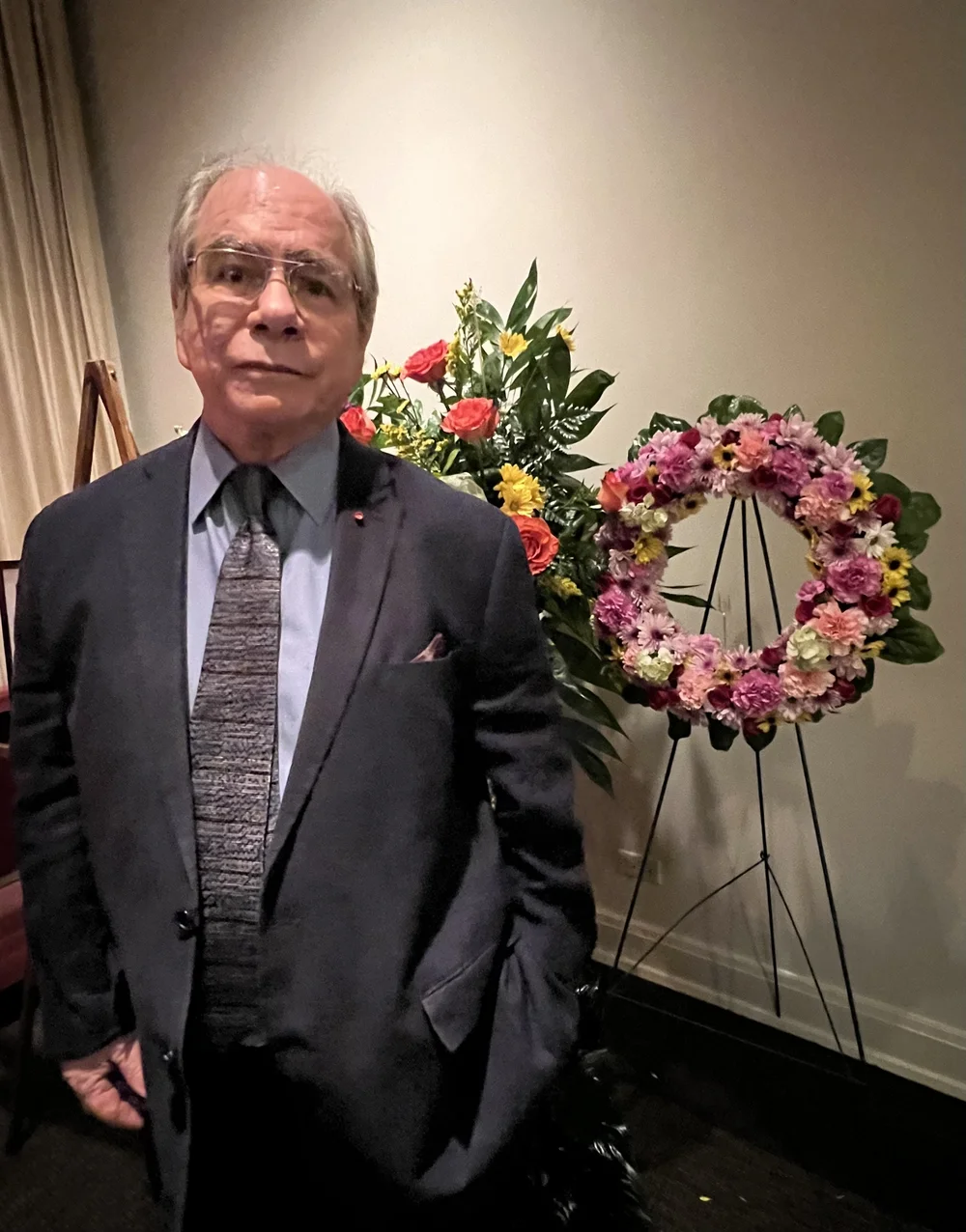 Bob round wreath Houston..jpeg