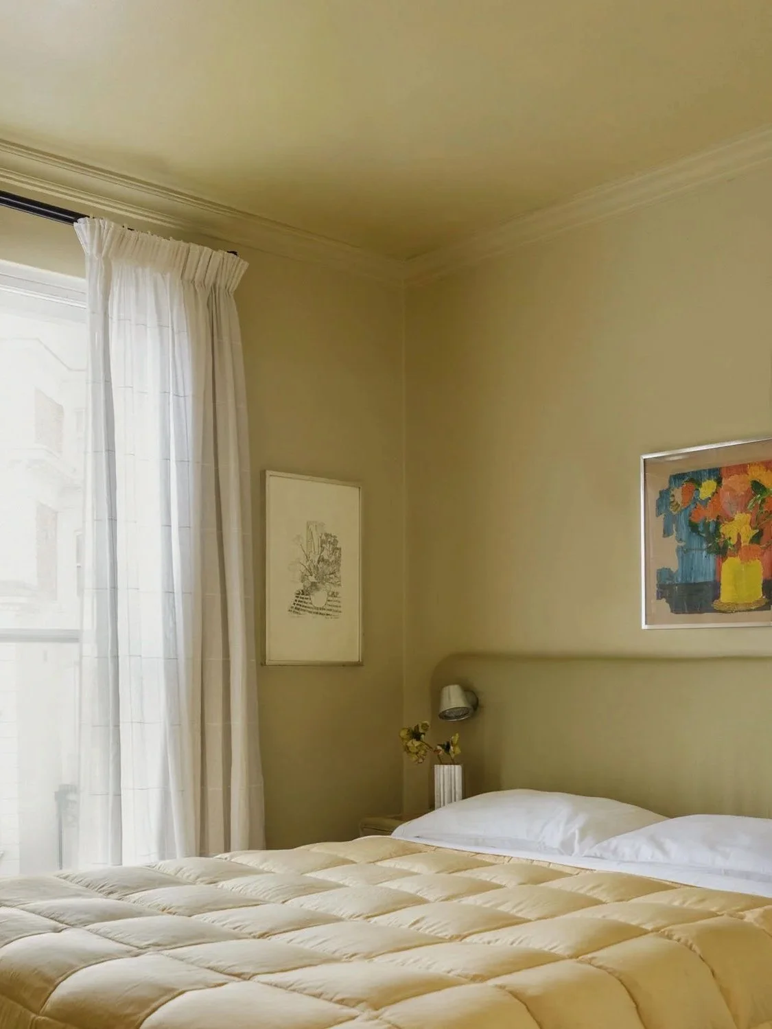yellow+bedroom+1.jpg