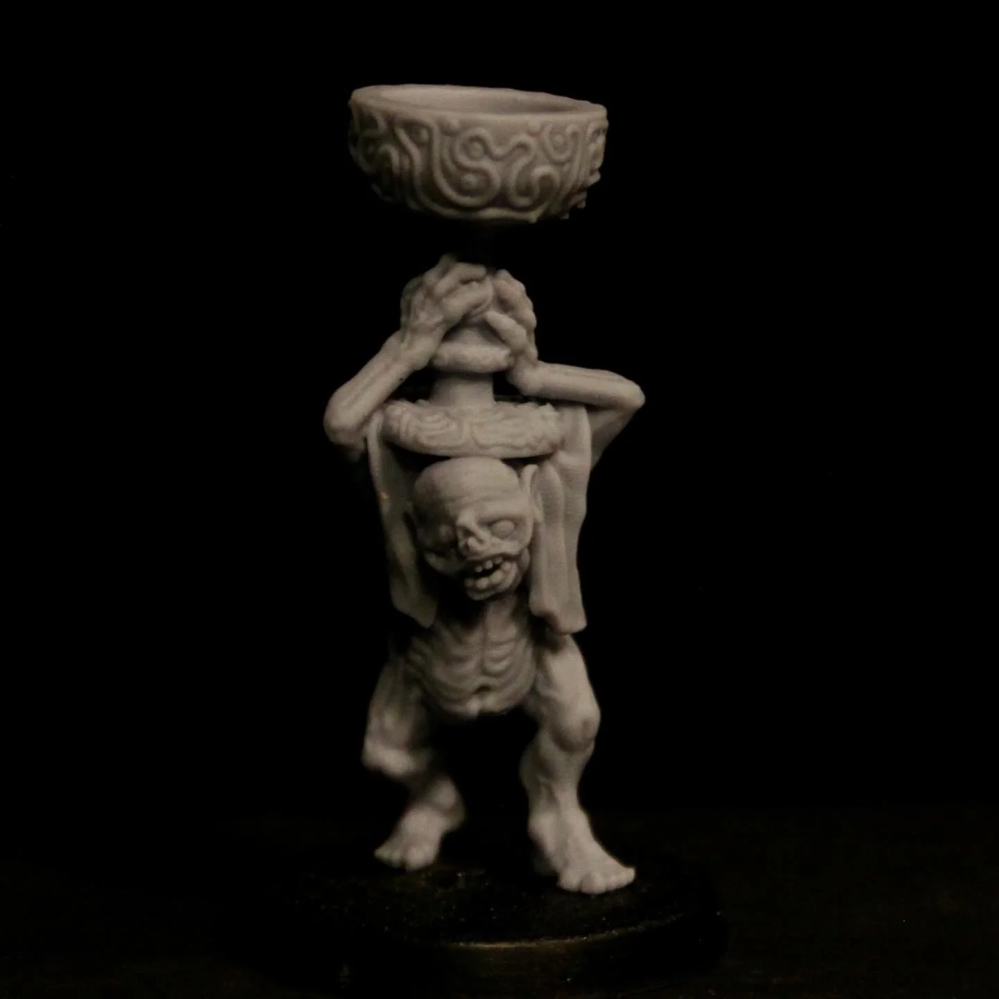 Little freaky goblin guy carrying a chalice of black goop.

Part of my new warband: Cult of the Black Sap

This friend is a 3D printed character, digitally sculpted by me in @nomadsculpt .
The files are on Patreon<3