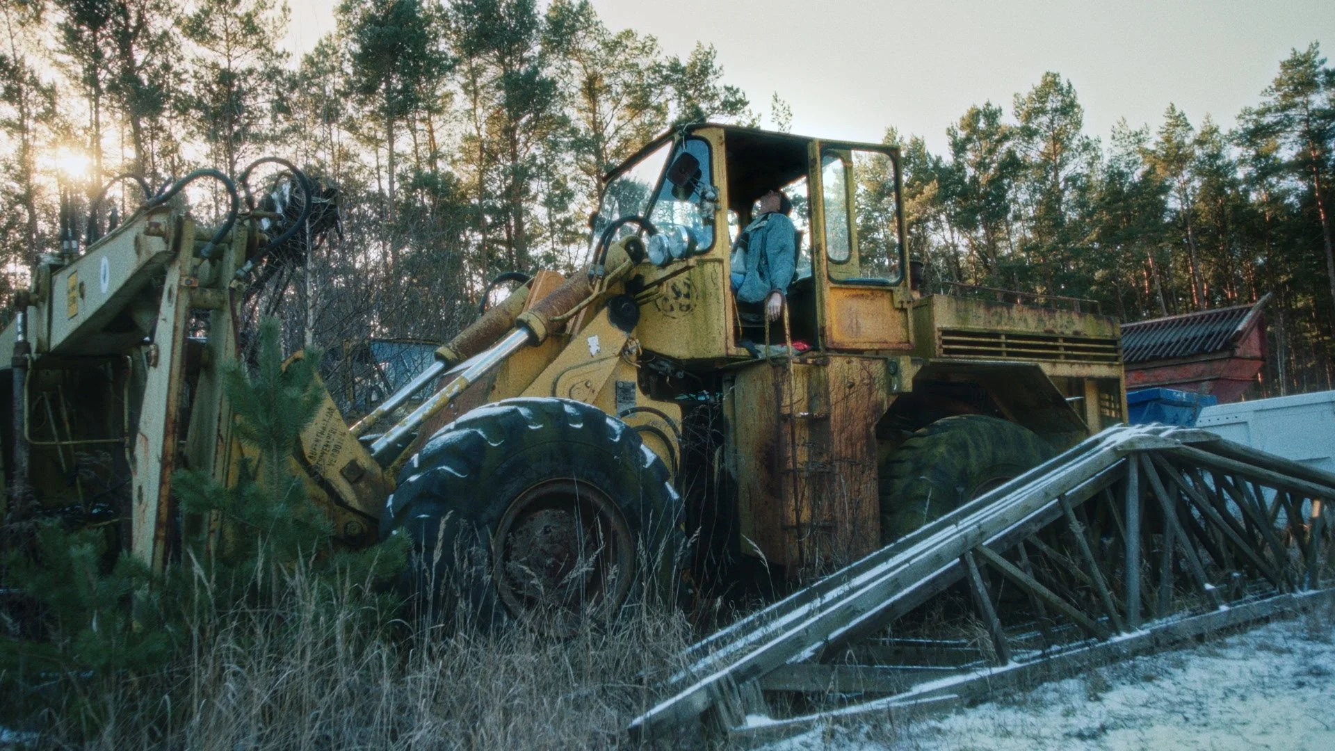 musicvideo_crushed_07.jpg