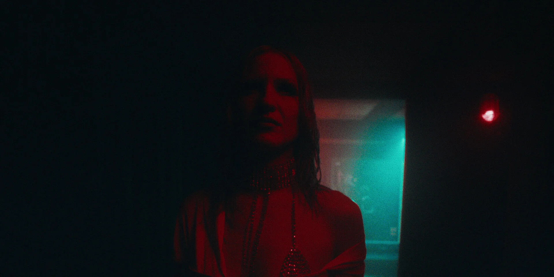 musicvideo_closer_01.jpg