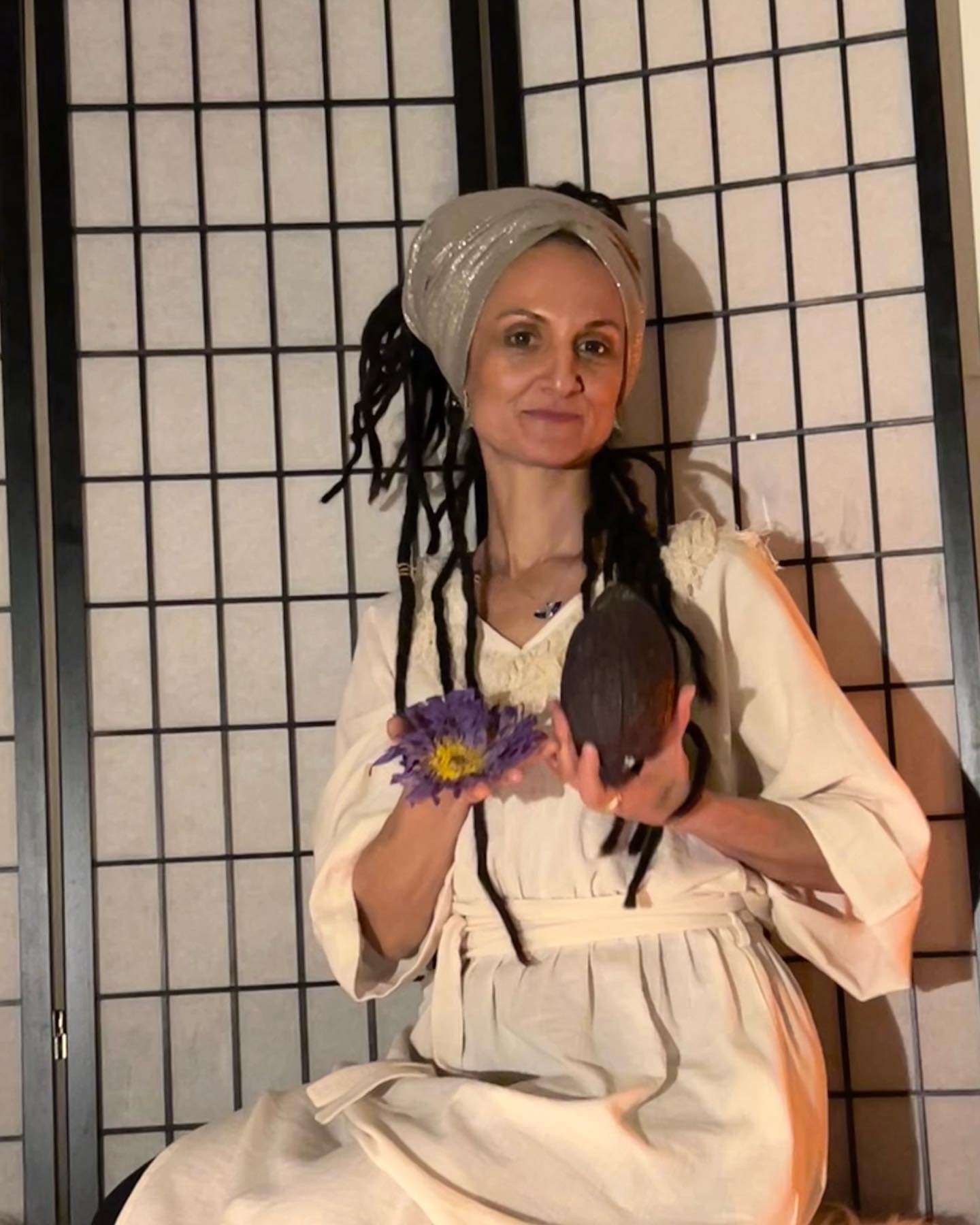 Join me in a journey through the heart portal with these beautiful Plant Teachers and be blessed in their high frequencies of love. To re-member, re-balance, re-learn how to be authentic humans and be the greatest version of ourself.

Few tickets lef