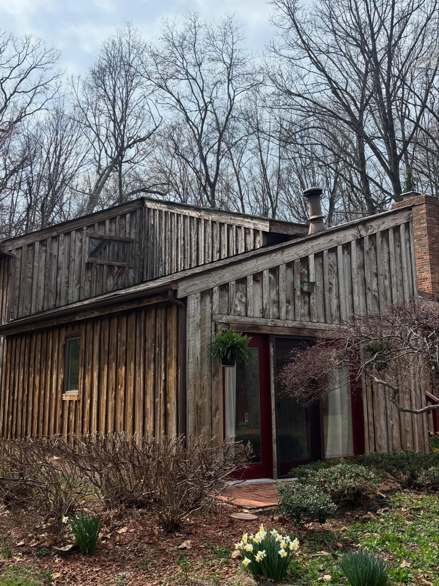 Loved touring this 70s wood chalet just outside of Waynesboro this week 🫶🏼

Lots of charm, lots of potential, and on an acre lot with a two car garage. Tucked away but just around the corner from Target, groceries, and up the road from Coyner Sprin