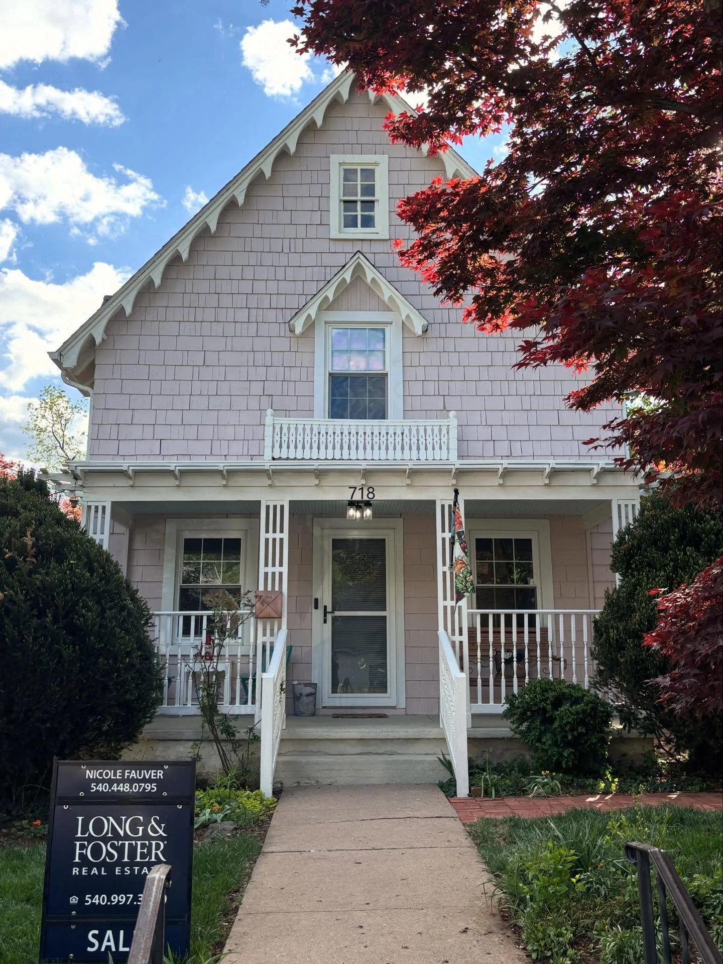 One of my favorite homes I&rsquo;ve shown recently in Staunton 💕

Built by TJ Collins as a prototype for the neighborhood, but ended up being one of one. So much character, color, and beautiful gardens surrounding it. 

It wasn&rsquo;t the right spa