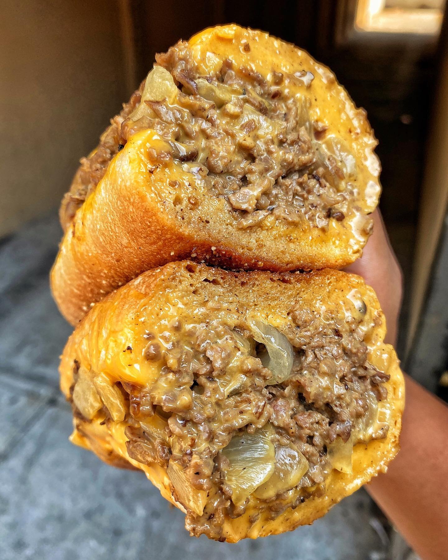 Join us and grab a delicious #FEDOROFFS CHEESESTEAK! 🙌🏼🥩
📦 NATIONWIDE SHIPPING available via @GOLDBELLY‼️
_________________
🔗 Order ONLINE in our INSTAGRAM BIO or at fedoroffssteaks.com! Available for PICK UP &amp; DELIVERY!