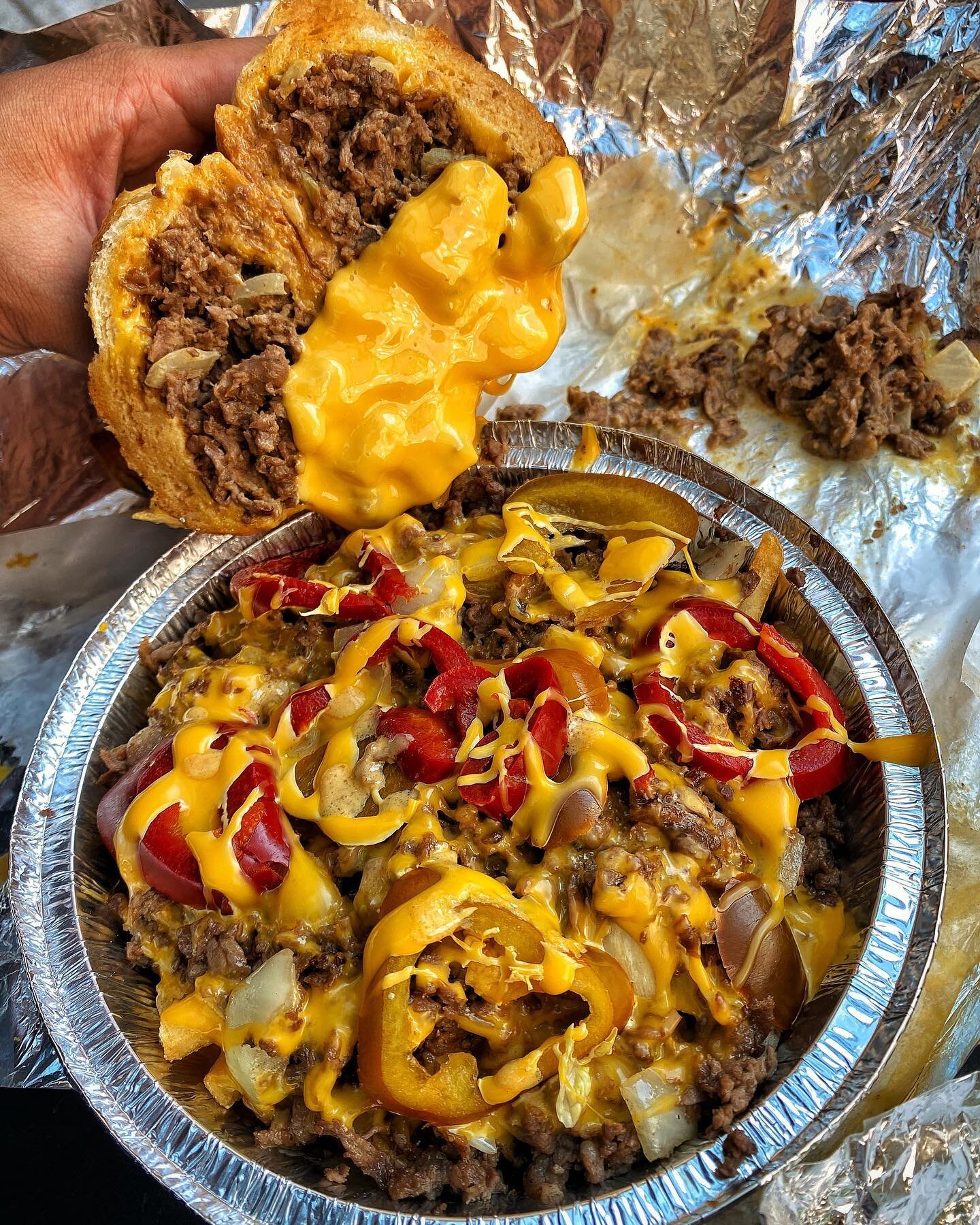 Casual WEEKEND vibes! 🍟🥩🧀
#FEDOROFFS
_________________
📦 NATIONWIDE SHIPPING available via @GOLDBELLY‼️
🔗 Order ONLINE in our INSTAGRAM BIO or at fedoroffssteaks.com! Available for PICK UP &amp; DELIVERY!
📍: 178 N 10th St, Brooklyn NY