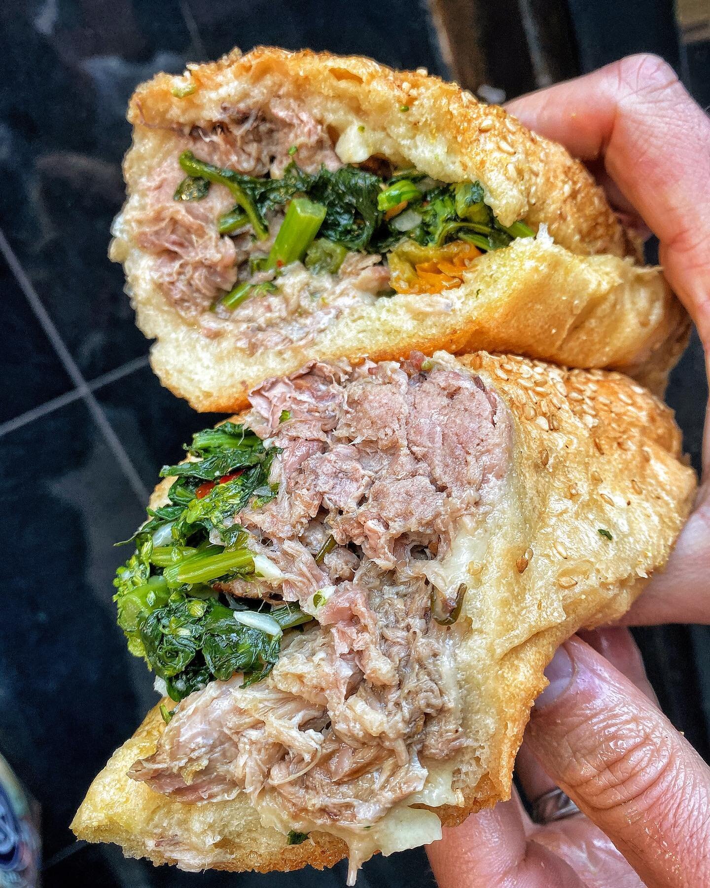 All you ever need is our ROAST PORK SANDWICH! 😎
#FEDOROFFS
🍖 On MONDAYS, get a medium ROAST PORK SANDWICH for only $6.95
‼️ WILLIAMSBURG LOCATION, UNTIL SOLD OUT‼️
_________________
📦 NATIONWIDE SHIPPING available via @GOLDBELLY‼️
🔗 Order ONLINE 