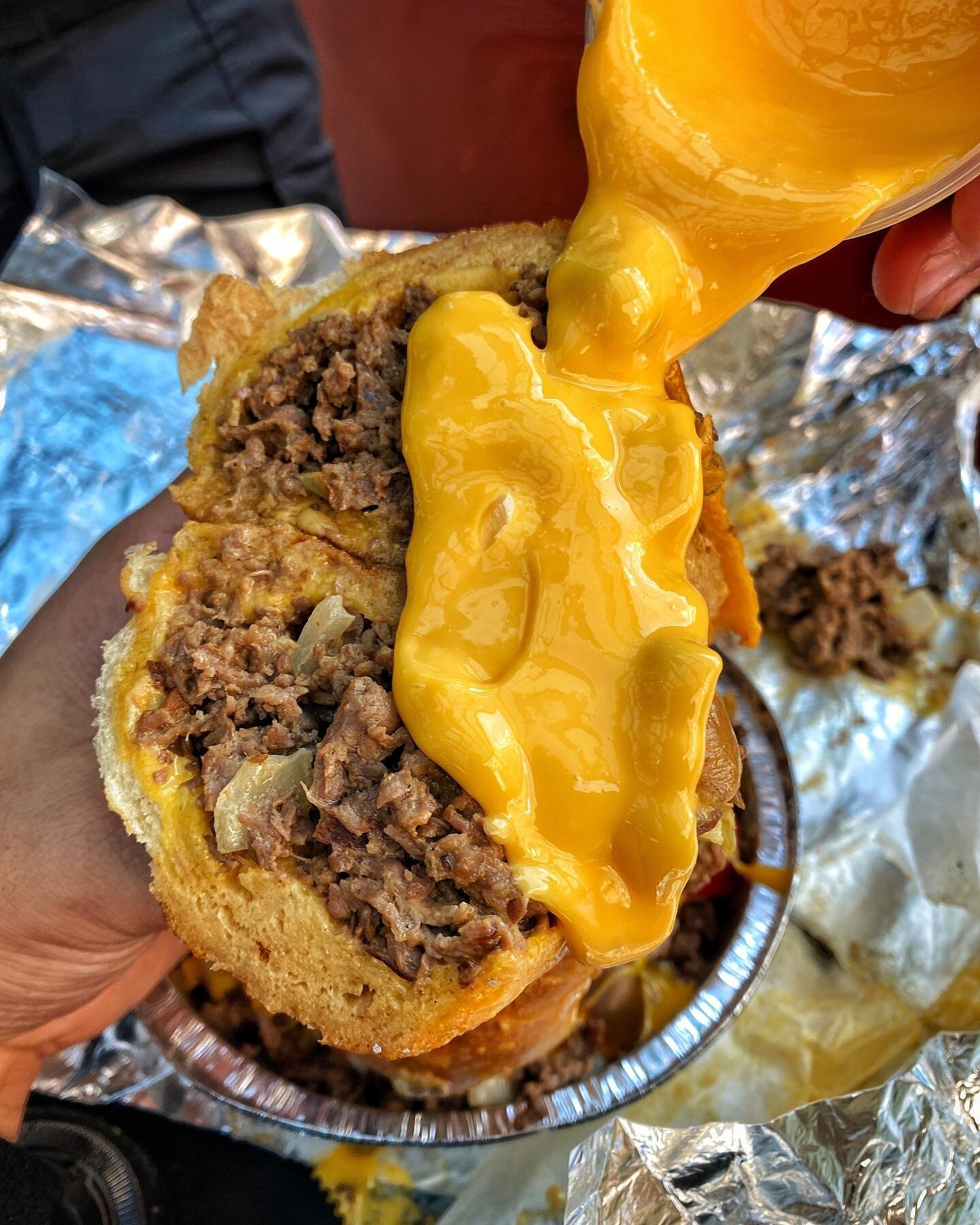ALL that CHEESE! 🧀 Pick up a delicious CHEESESTEAK! 🥩
🔥 On TUESDAY, get a medium CHEESESTEAK for only $6.95!
‼️ WILLIAMSBURG LOCATION, UNTIL SOLD OUT‼️
#FEDOROFFS
_________________
📦 NATIONWIDE SHIPPING available via @GOLDBELLY‼️
🔗 Order ONLINE 