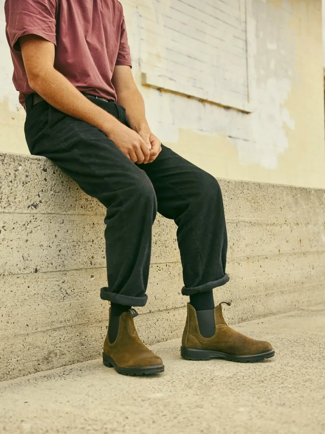 As botas da @blundstone s&atilde;o feitas para ir onde quer que a vida o leve, seja em paisagens urbanas ou off-road na natureza.

Este modelo #1615 tem um acabamento de camur&ccedil;a encerada em verde azeitona, resultando num look discreto e elegan