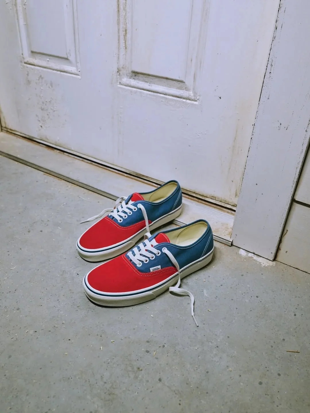 Vans LX Authentic Reissue 44 
Primary Racing Red

#vans #offthewall #breeducs