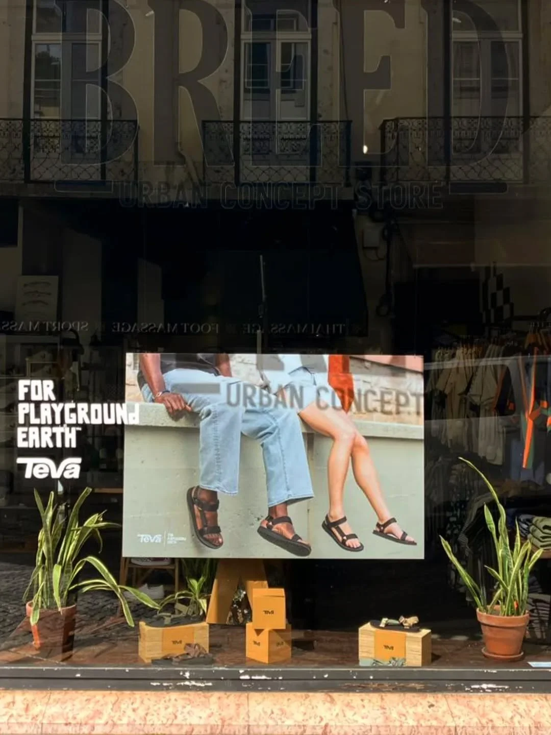 A nova cole&ccedil;&atilde;o da @teva chegou &agrave; Breed com algumas novidades mas sem esquecer os cl&aacute;ssicos de sempre.

#teva #forplaygroundearth #breeducs