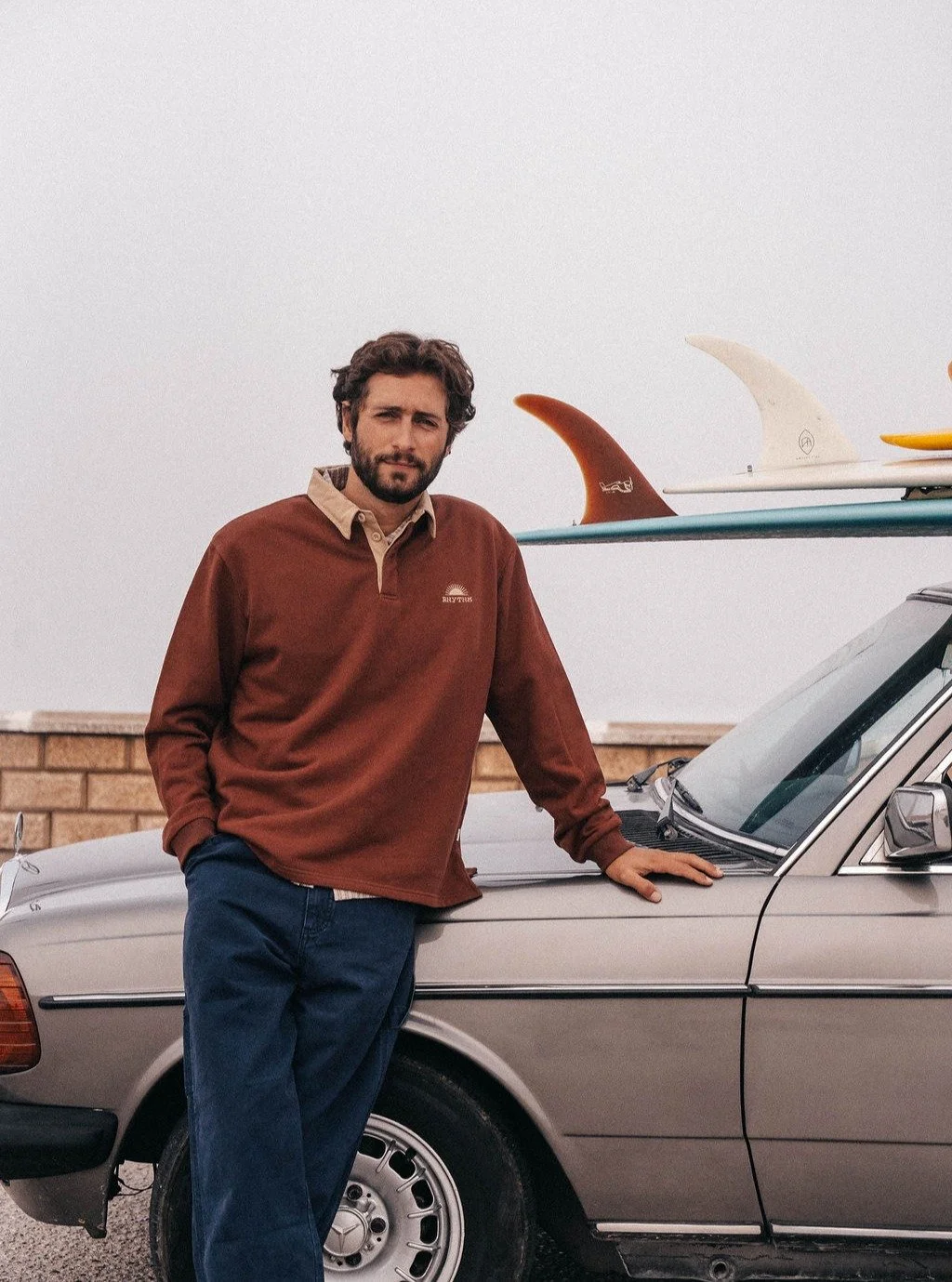 Heritage Bloom Rugby Polo da @rhythm_europe 

Feito 100% de algod&atilde;o, com detalhe bordado no peito e colarinho numa cor contrastante ao resto da pe&ccedil;a.

#rhythmlivin #surf #breeducs 

📷@smn_ftz
