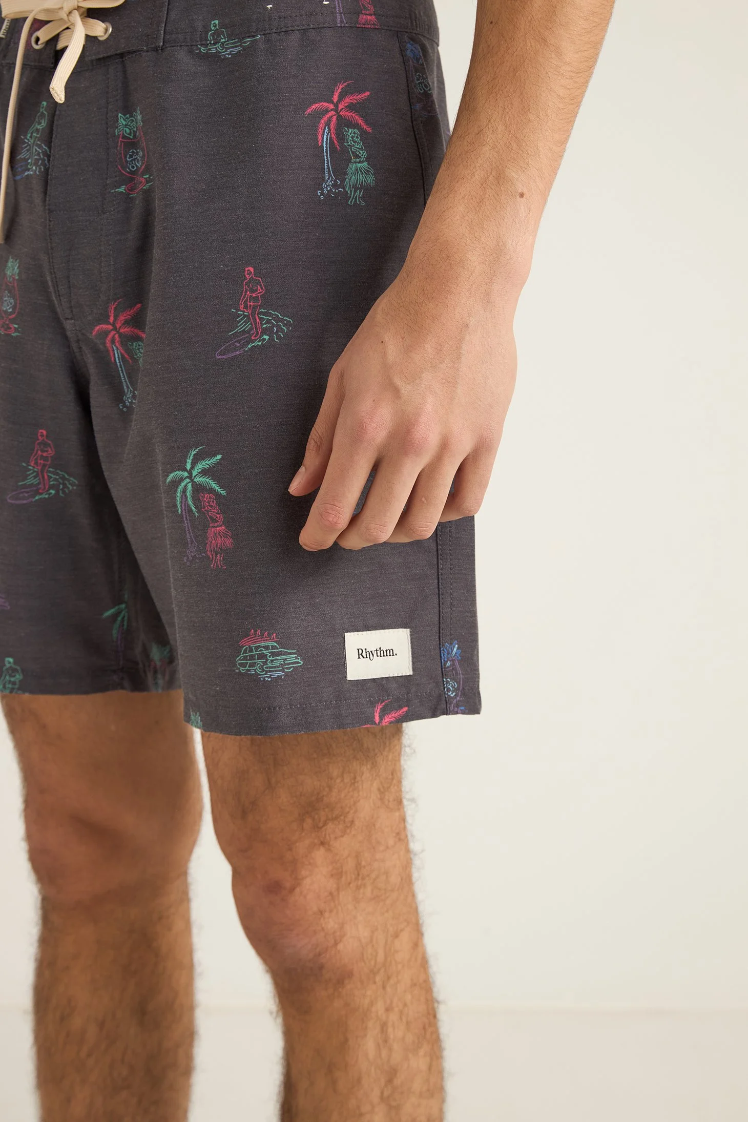 0425M-TR07-VIBES TRUNK-BLACK-3.jpg