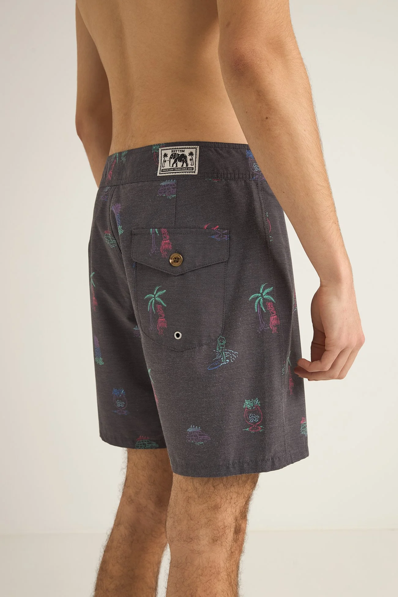 0425M-TR07-VIBES TRUNK-BLACK-4.jpg