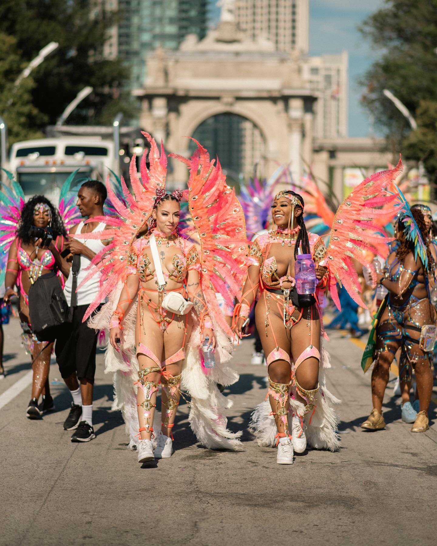 Last weekend was crazy! I was able to go for a quick walk through the @caribana.toronto carnival. What a vibe! Here&rsquo;s some clicks 📸
.
.
.
.
.
#caribana2023 #caribanatoronto #torontofestivals #photography #jamaica #carribean #weareallone #cultu