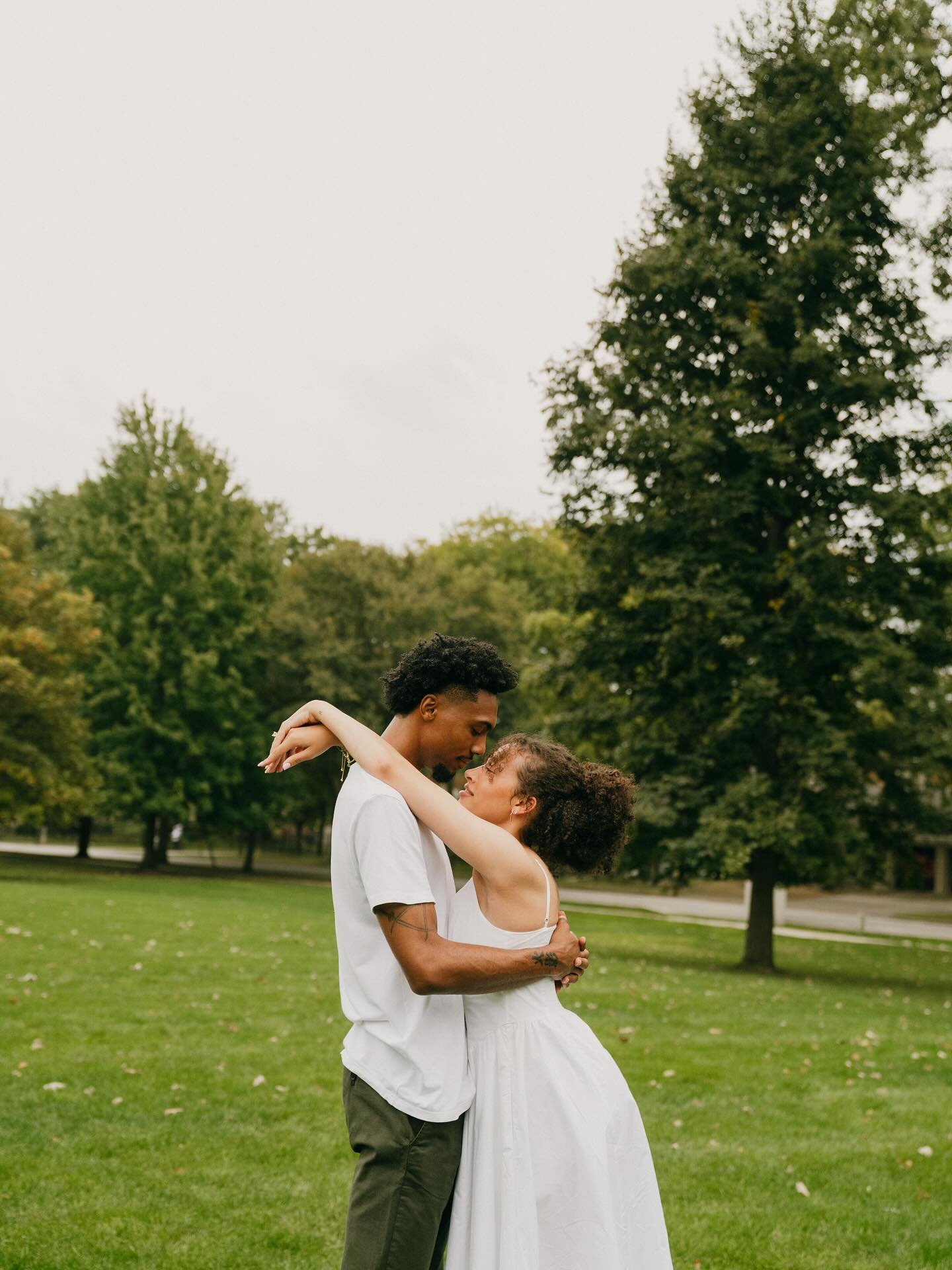 and to think this all started with me taking destiny&rsquo;s SENIOR photos🥹! 
Now we have a maternity shoot; engagement shoot and wedding soon to come. Truly so grateful for my repeat clients🤍

-
-
-
#explore #explorepage #wedding #weddingphotograp