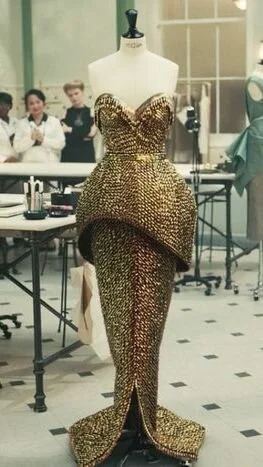 De Ville' in Fashion - Cruella — Modusty