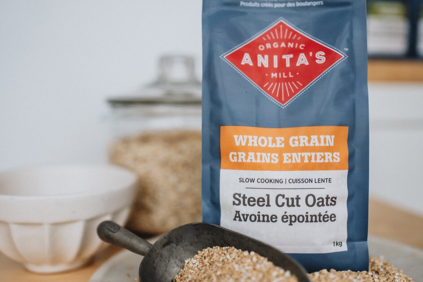Anitas-Organic-Mill-Product-2020-whole-grain-slow-cooking-steel-cut-oats-1kg-horizontal-web.jpg