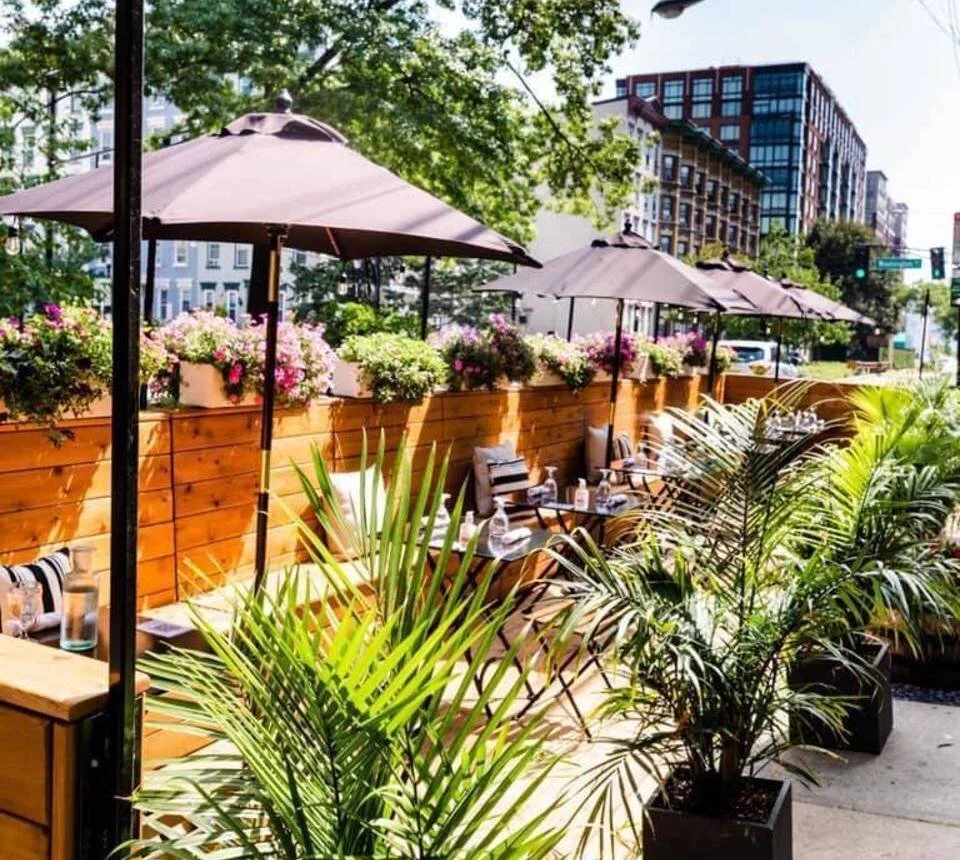 outdoor dining.jpg