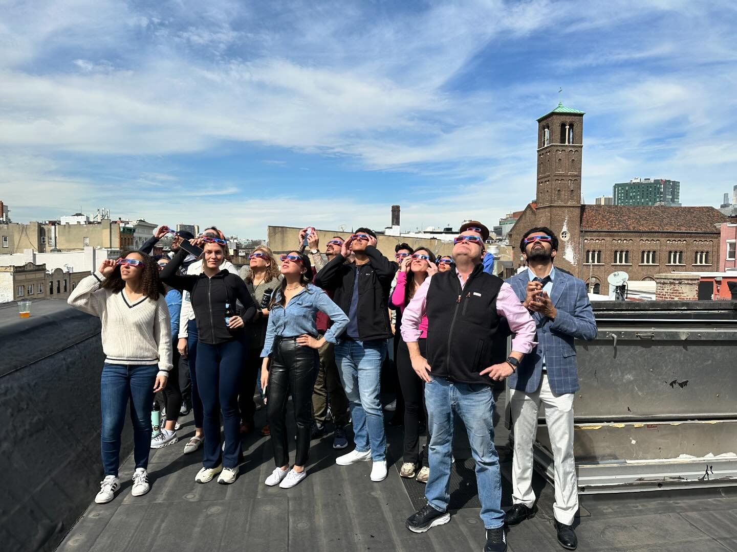 Hoboken rooftop vibes: eclipse edition!! ☀️ 🌙 ☁️ 🌘 🌆 😎 #skywatch JBG eclipse party  #realestate #realestateagent #solareclipse #jillbiggsgroup #hudsoncountyrealestate #washingtonstreet