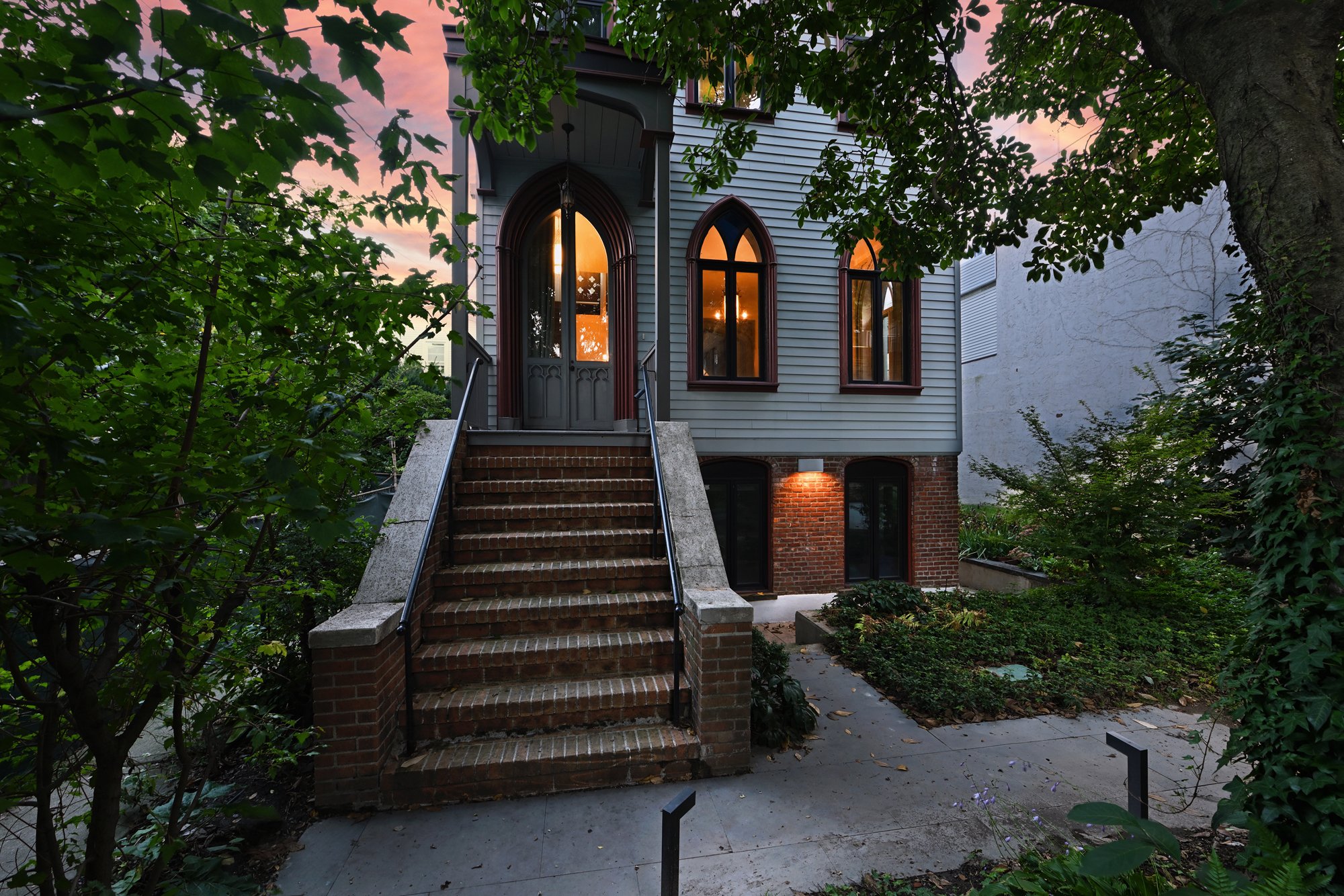 house on the hill バレエボディースーツ70 Why This Jersey City Gothic Home Was Once the Center of