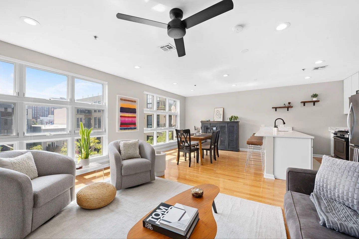 Two floors ✌️Two walk-ins 🤝 TOO GOOD to pass up.

Sun-drenched Hoboken duplex with floor-to-ceiling windows, quartz countertops, a private balcony, garage parking, and every amenity you&rsquo;ve been wishing for.

📍 Harrison Court, Hoboken
Listing 