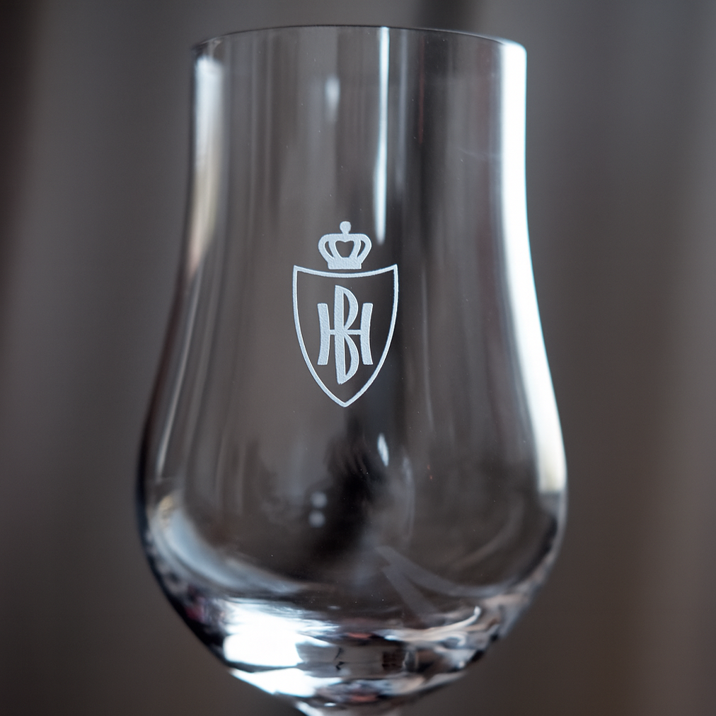 BH_StolzleEuroTastingGlass_Shield_Detail_2_A.png